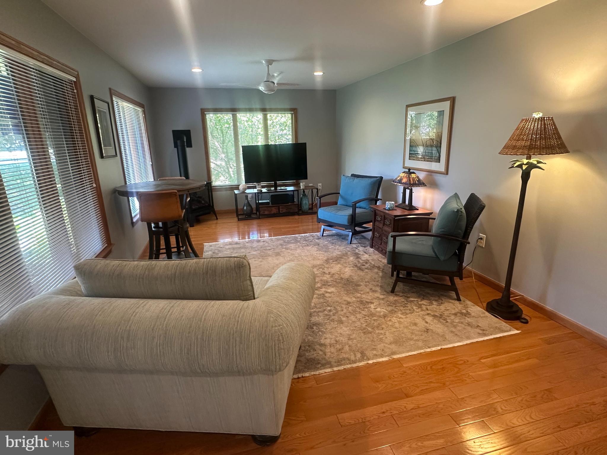 OAK POINTE - Residential