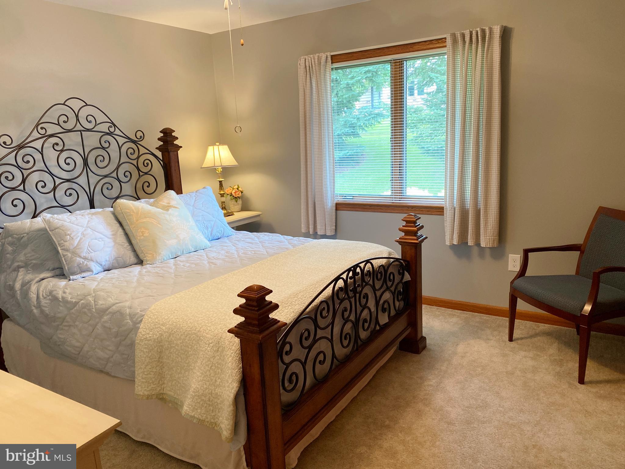 OAK POINTE - Residential