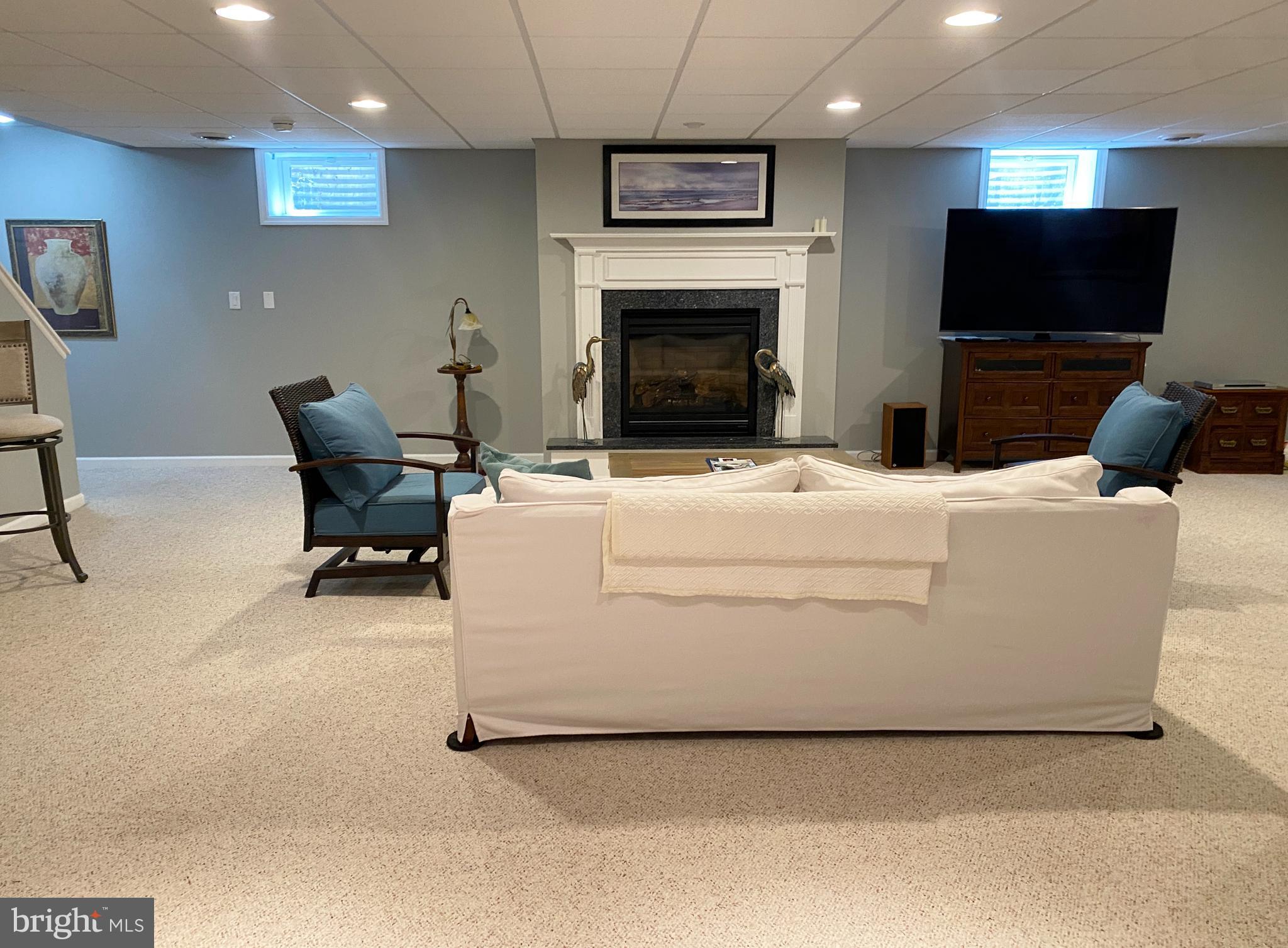 OAK POINTE - Residential