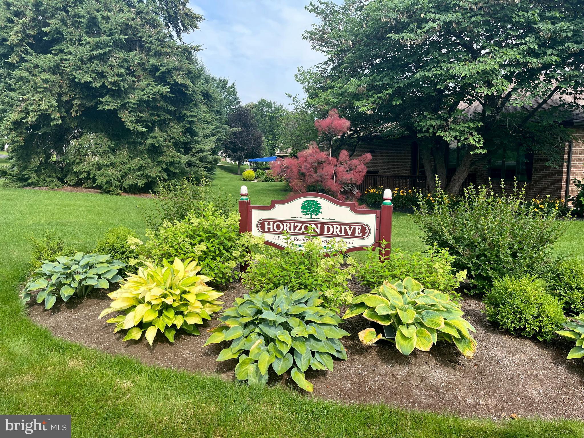 OAK POINTE - Residential