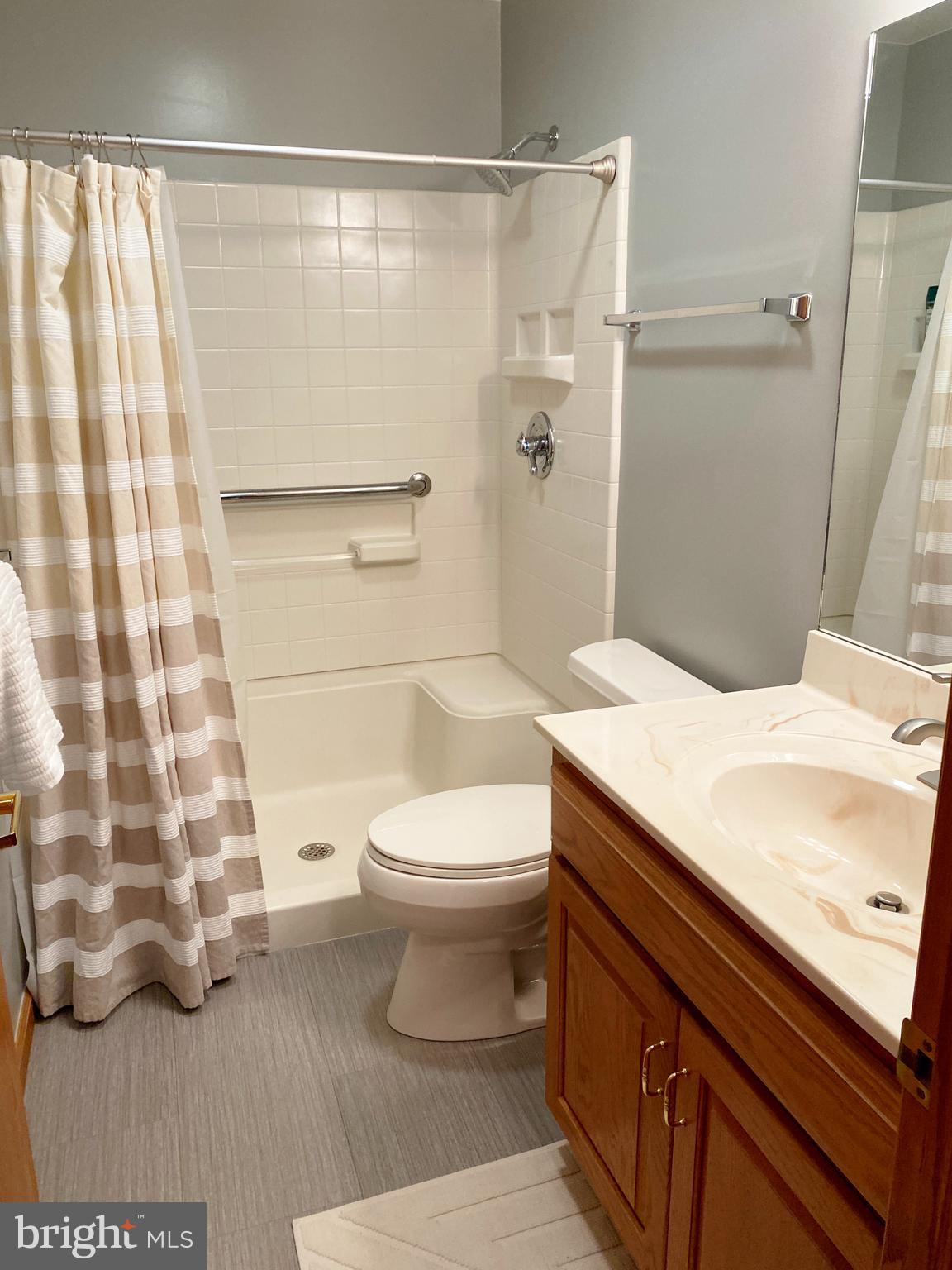 OAK POINTE - Residential