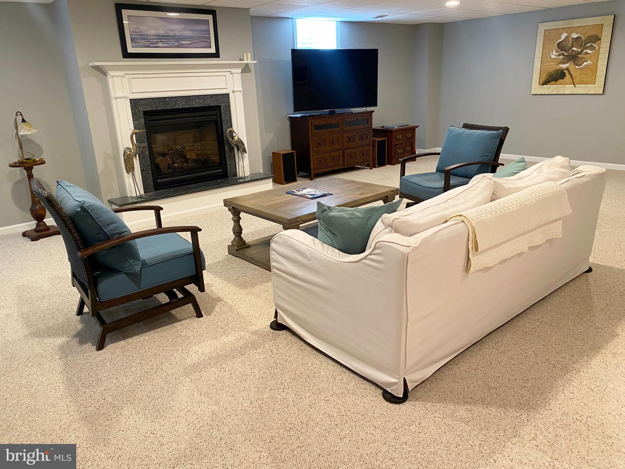 OAK POINTE - Residential