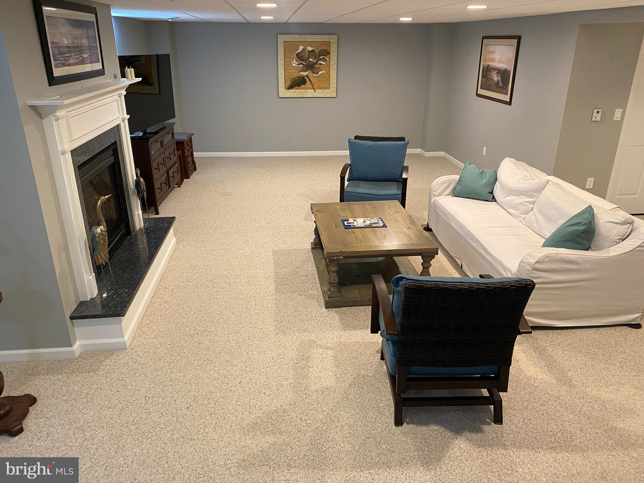 OAK POINTE - Residential