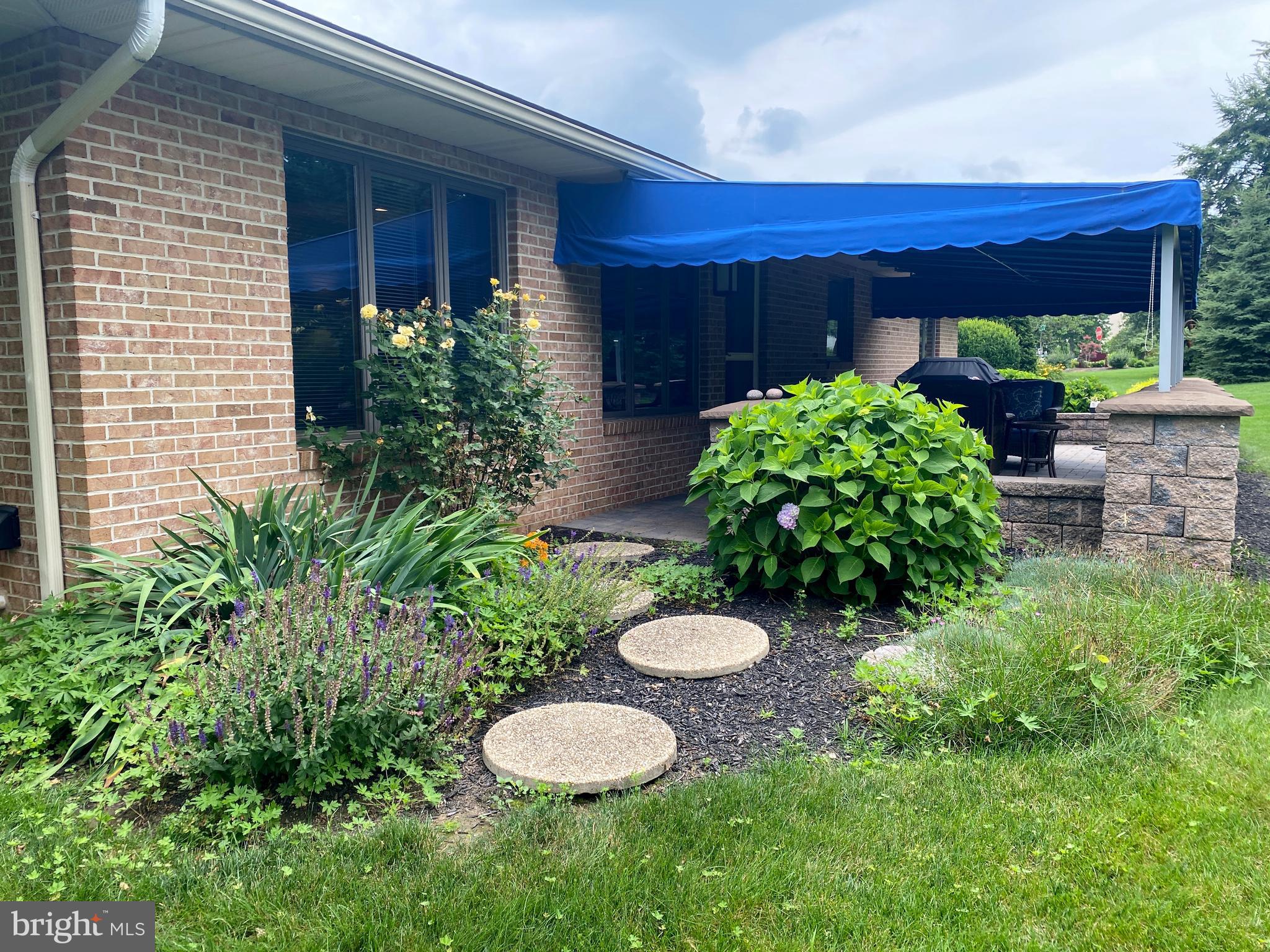 OAK POINTE - Residential