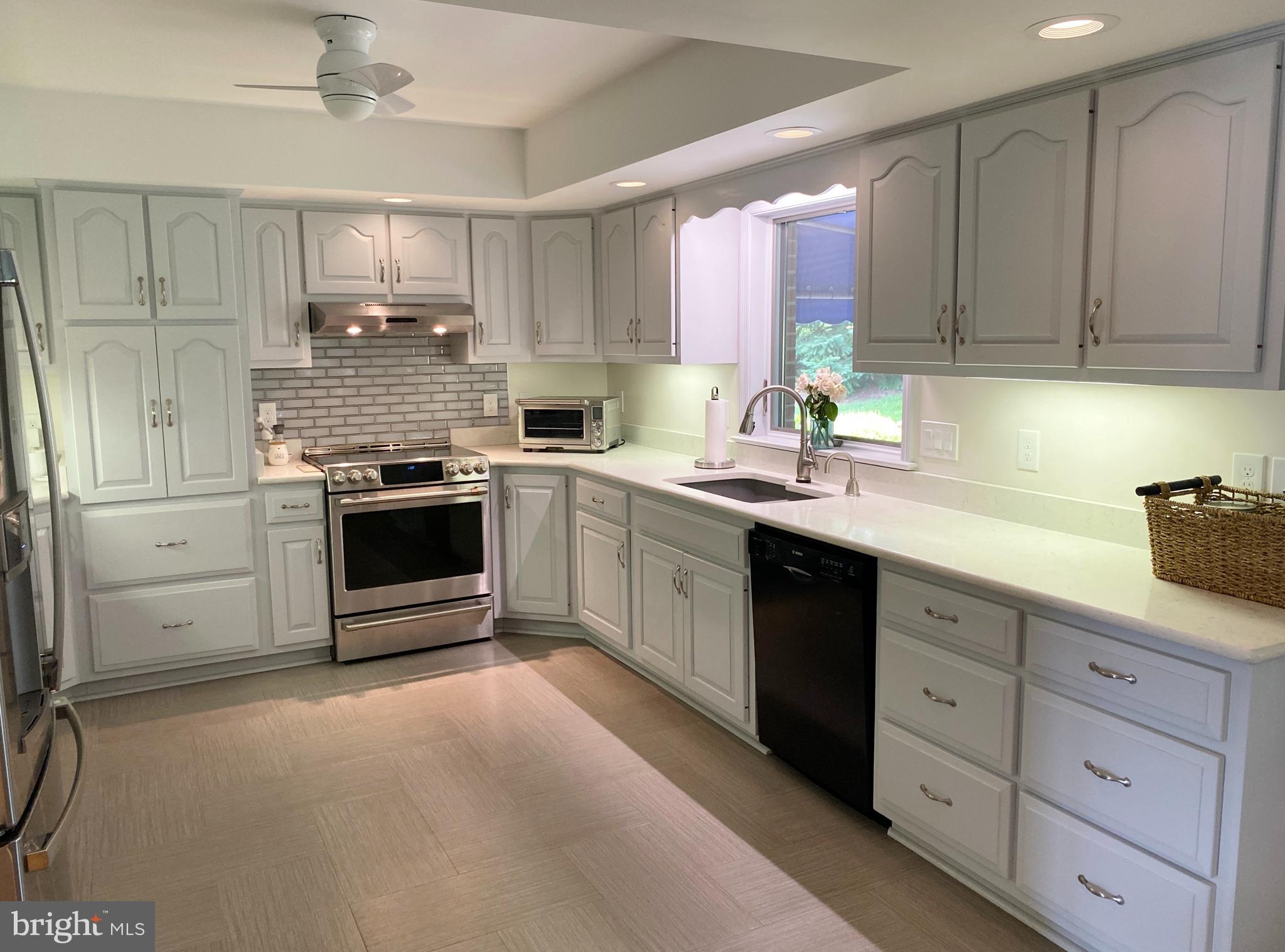 OAK POINTE - Residential