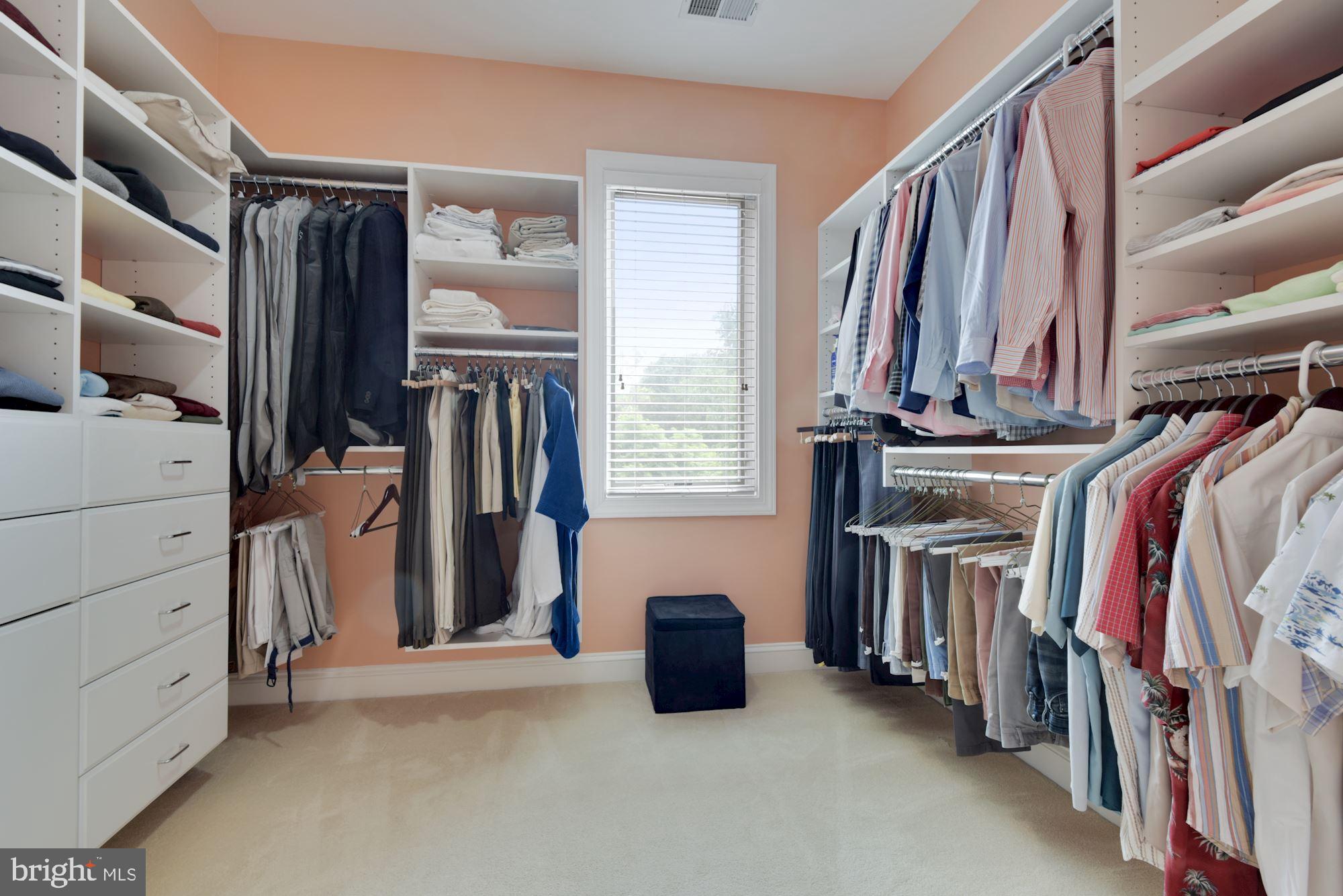 MCLEAN MANOR - Residential