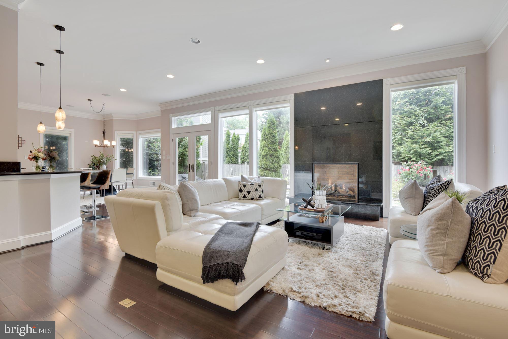 MCLEAN MANOR - Residential