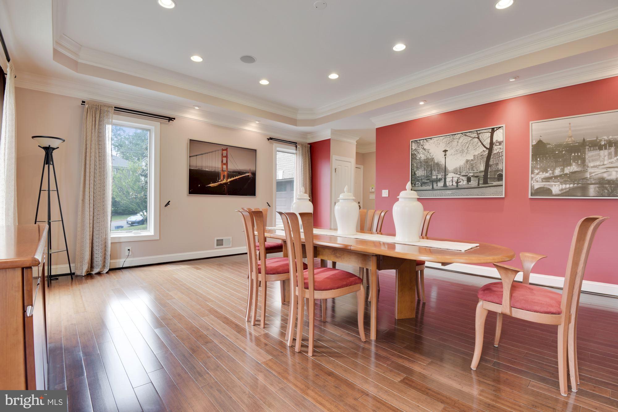 MCLEAN MANOR - Residential