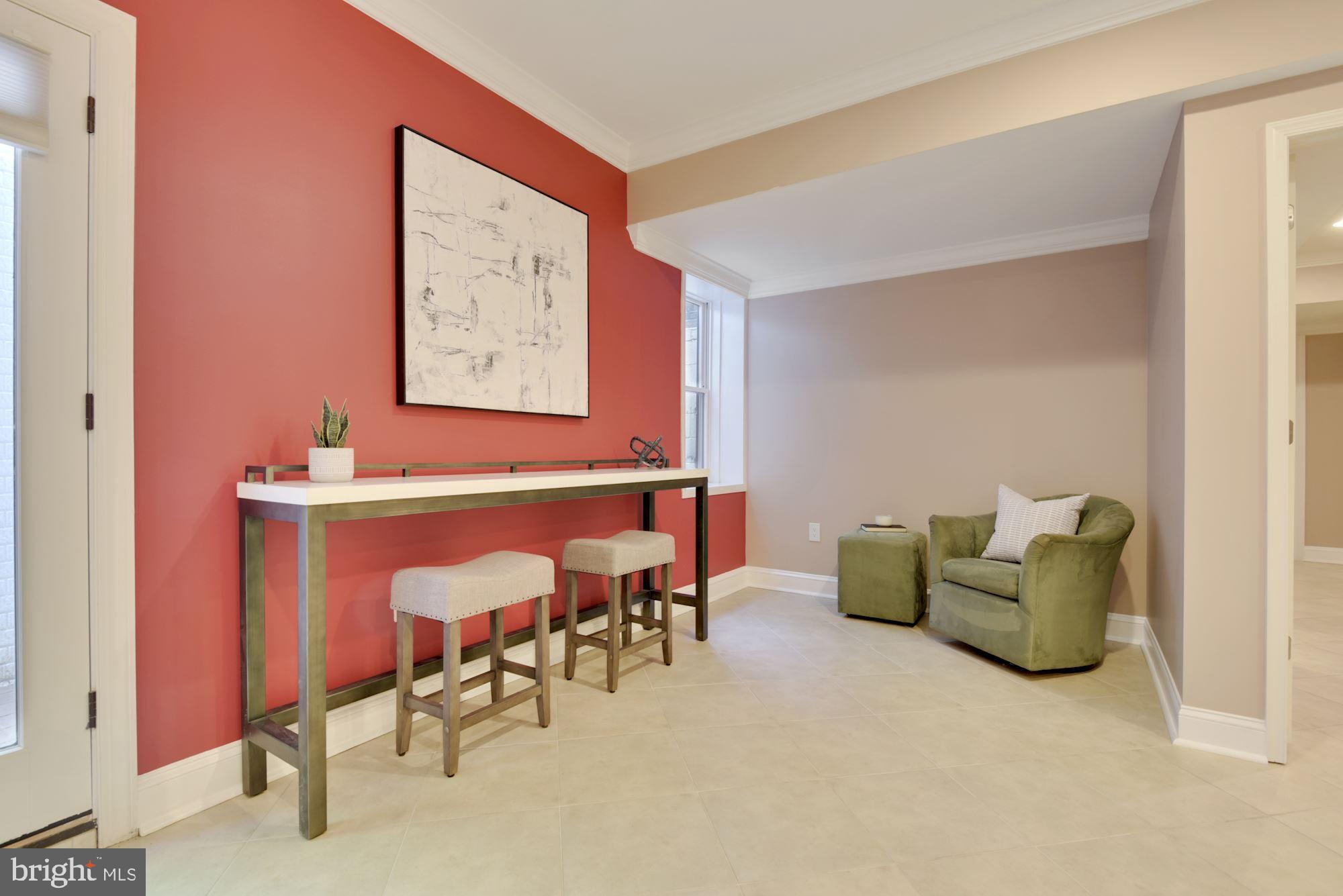 MCLEAN MANOR - Residential