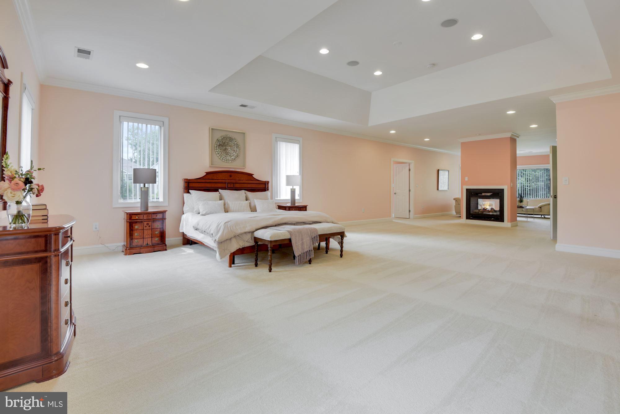 MCLEAN MANOR - Residential