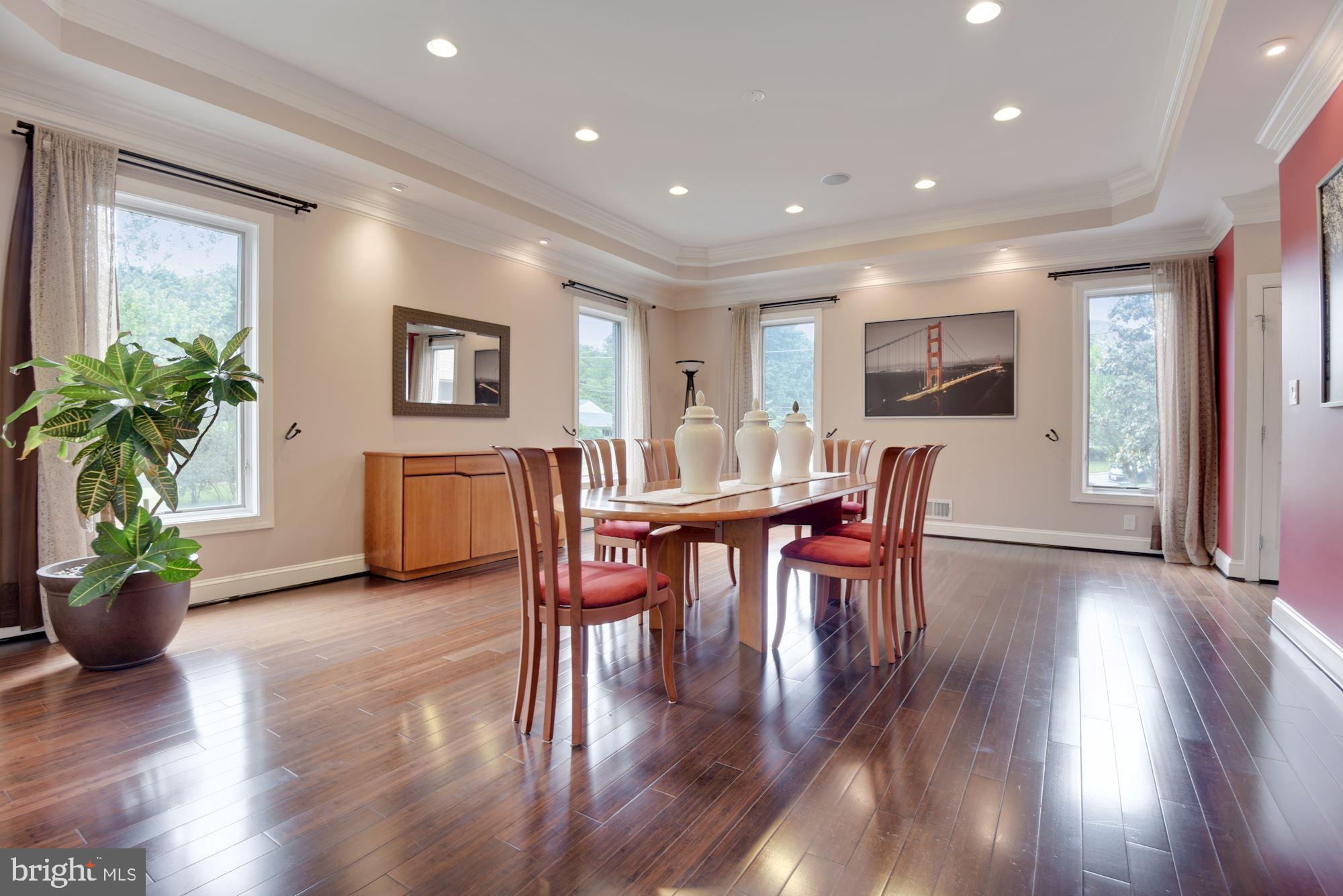 MCLEAN MANOR - Residential