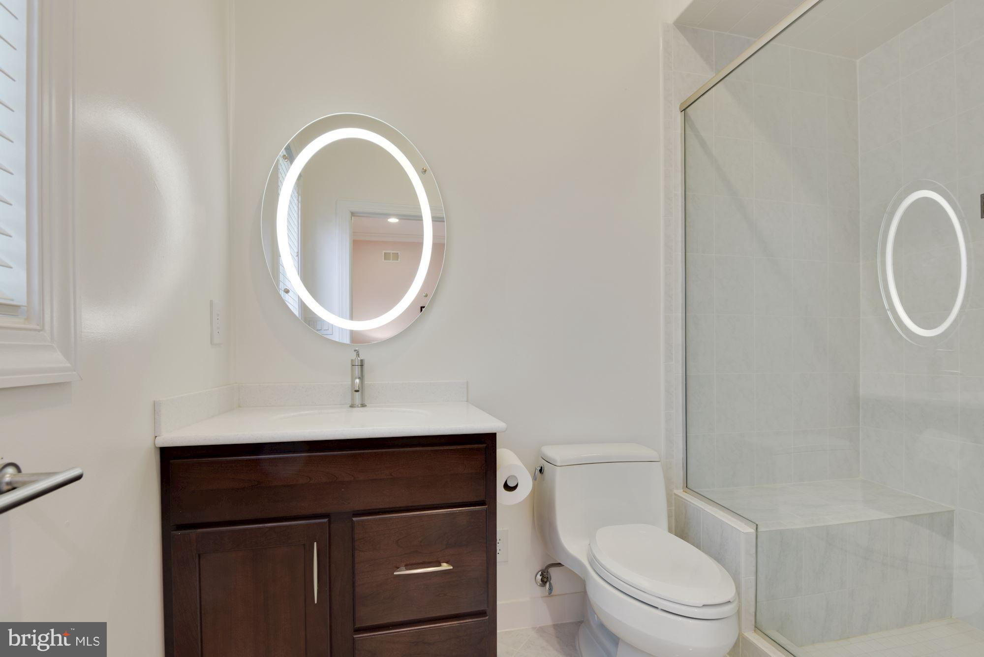 MCLEAN MANOR - Residential