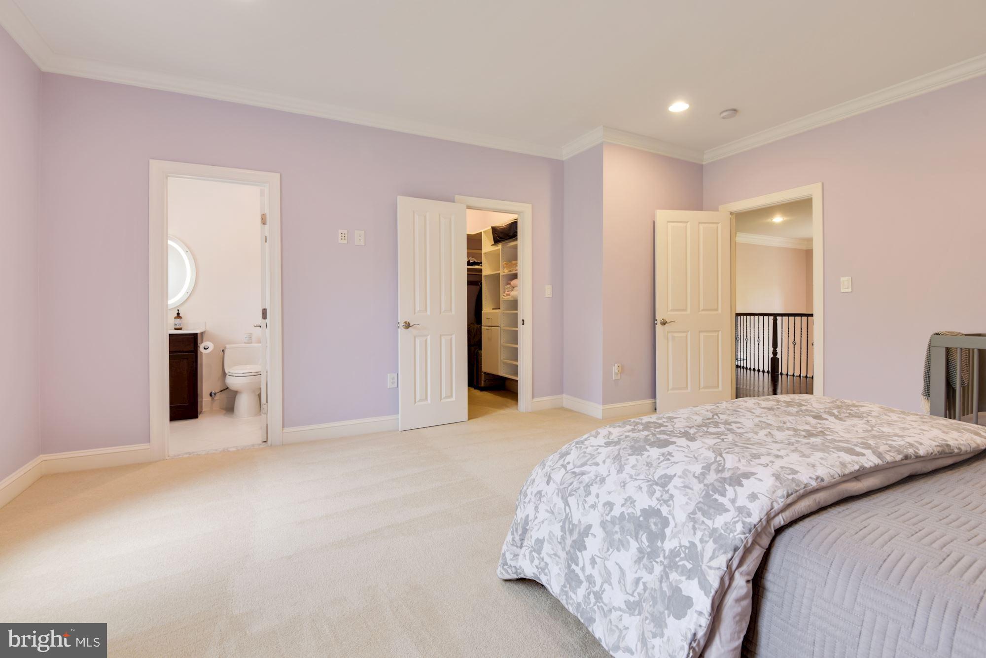 MCLEAN MANOR - Residential