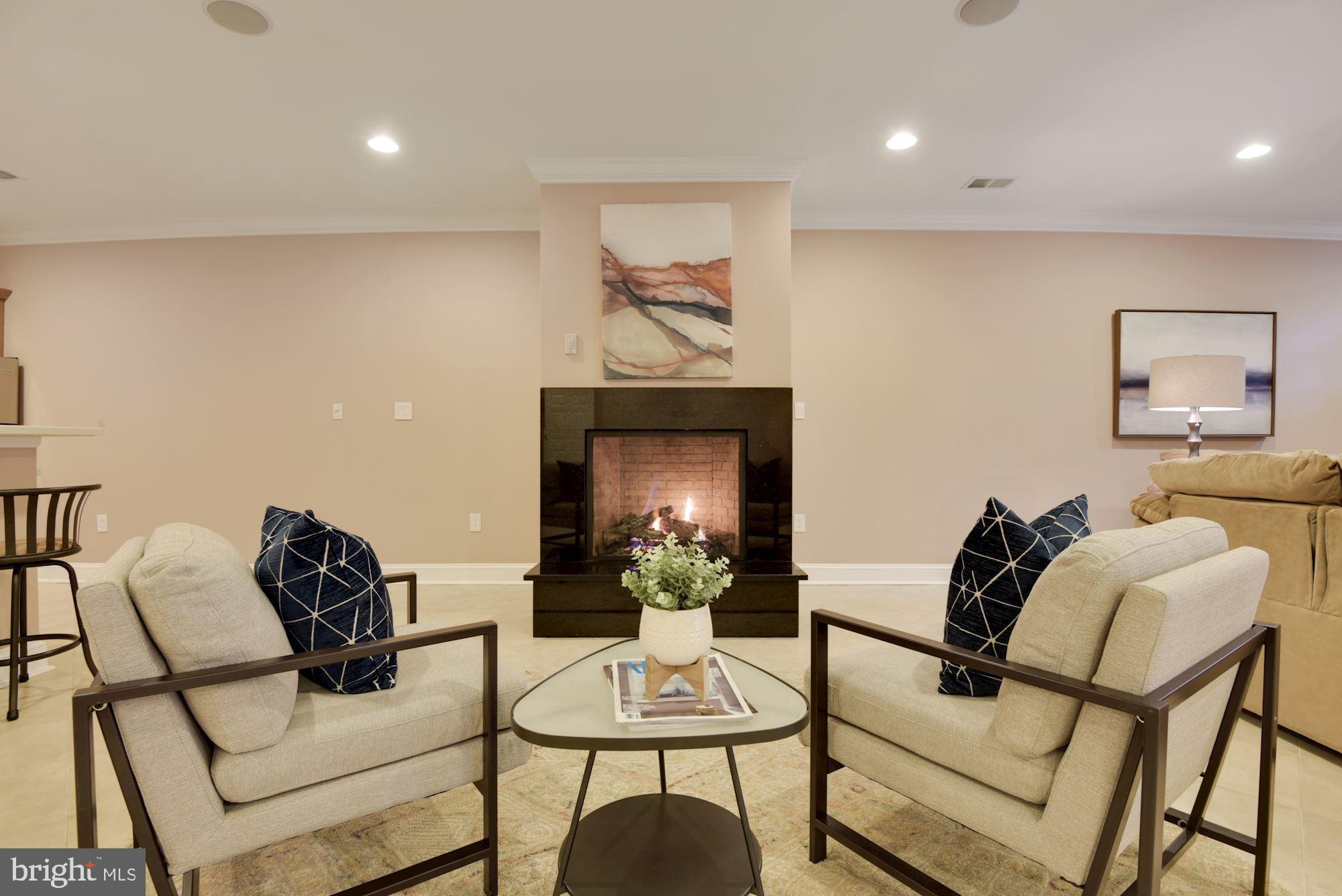 MCLEAN MANOR - Residential