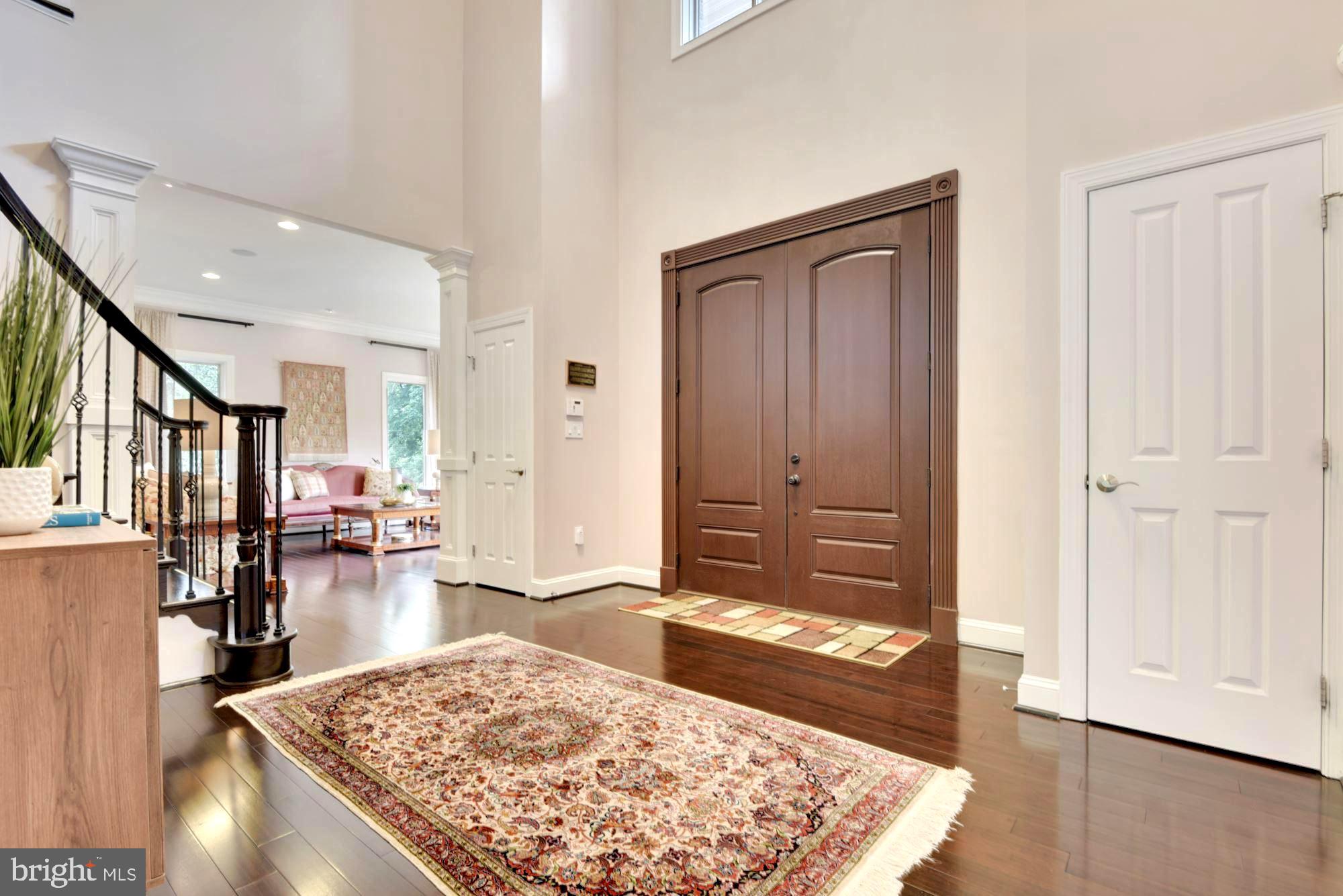 MCLEAN MANOR - Residential