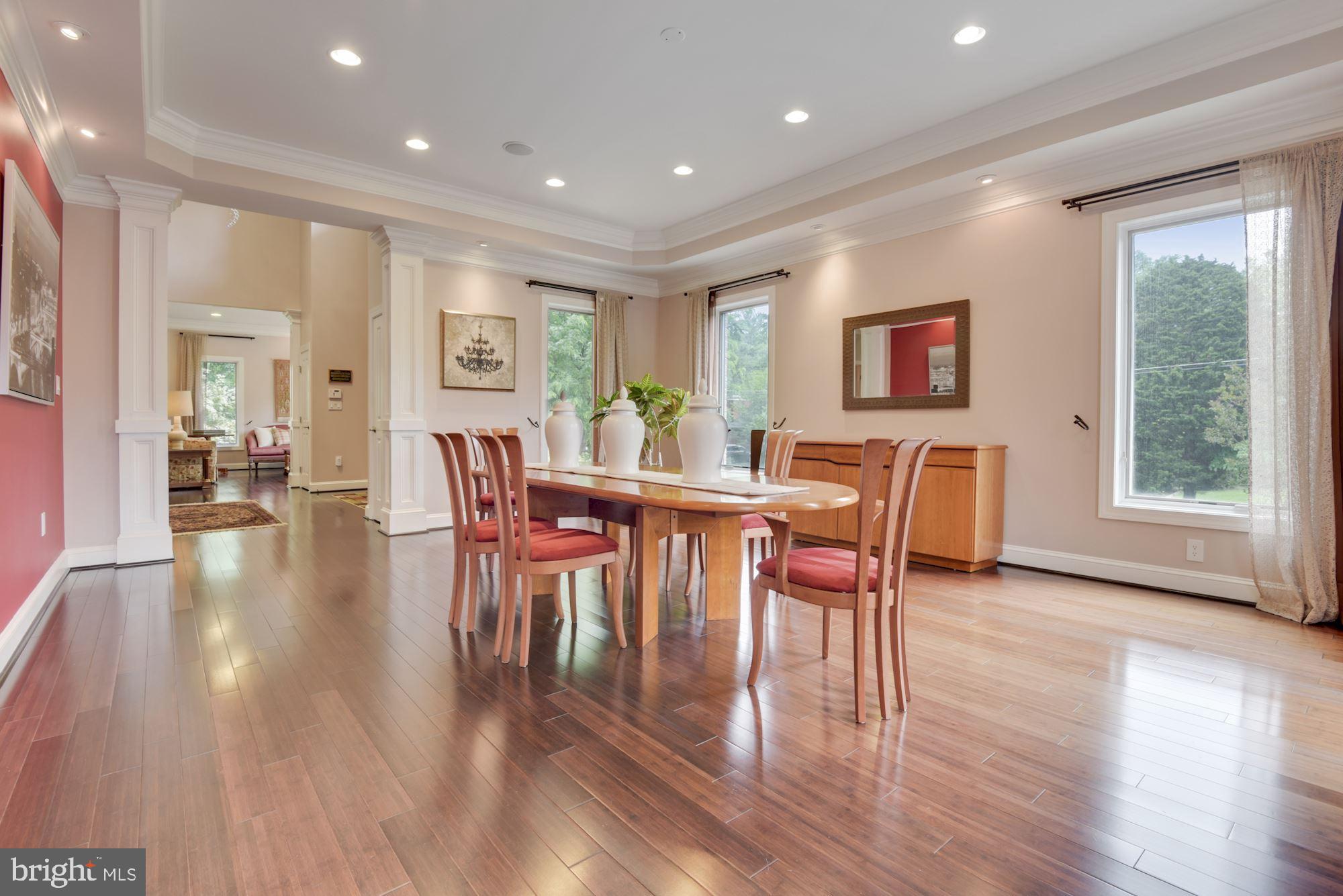 MCLEAN MANOR - Residential