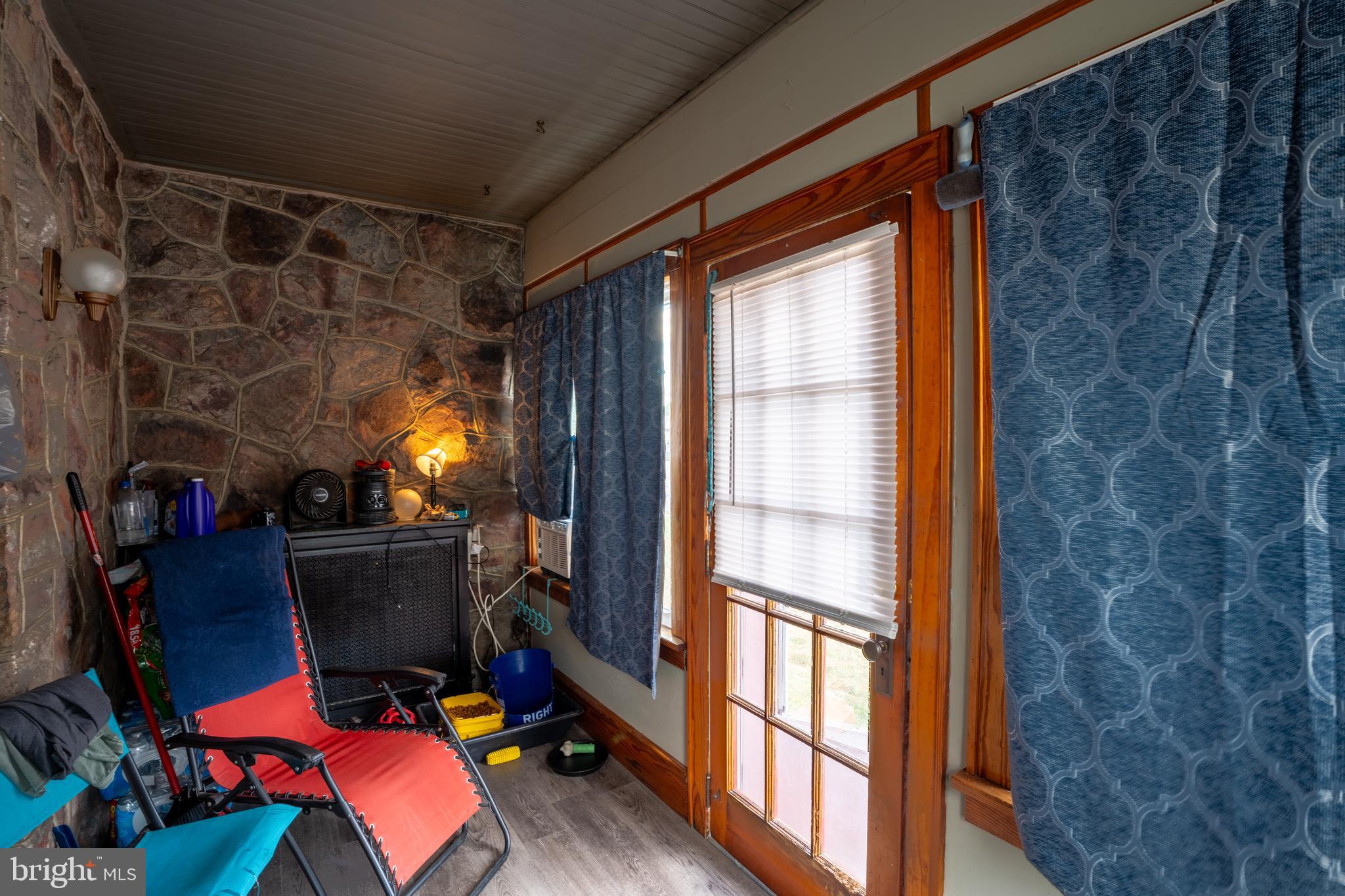 HOMETOWN - Residential