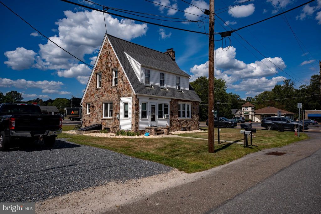 Photo of 225 Claremont Avenue, TAMAQUA, PA 18252 (MLS # PASK2023374)