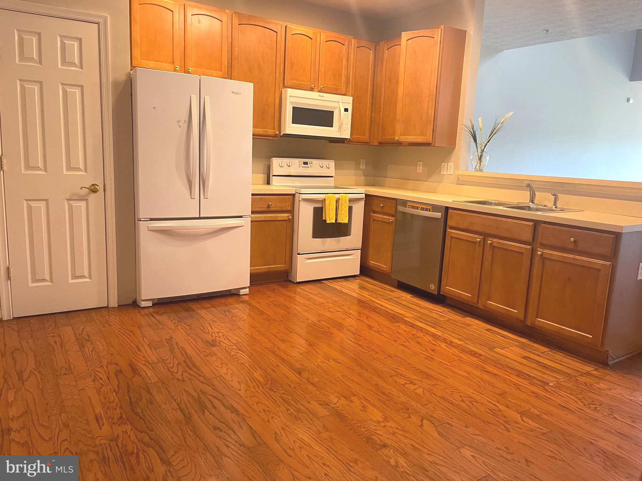 WOOD CREEK GOLF COMM - Residential