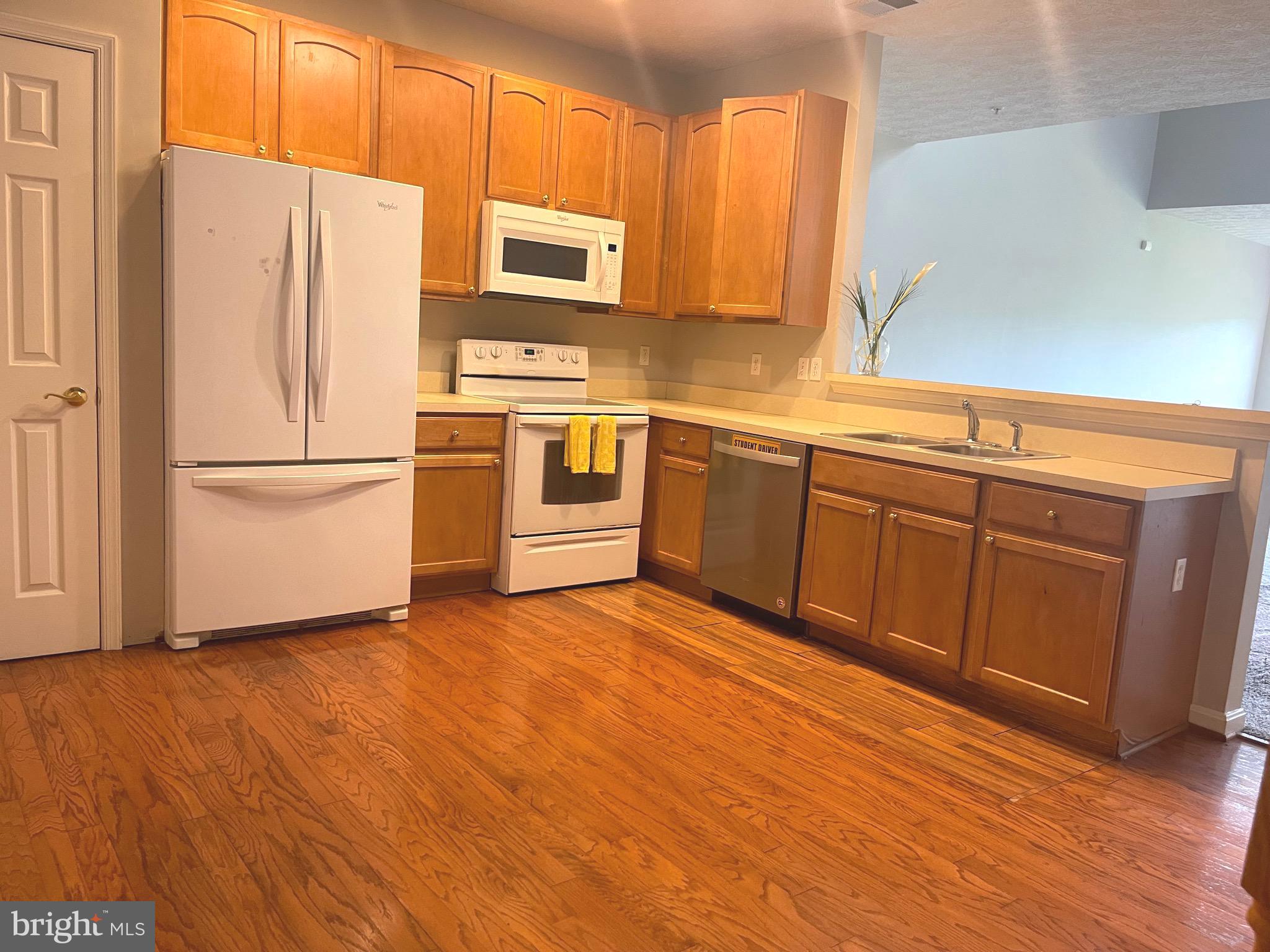 WOOD CREEK GOLF COMM - Residential