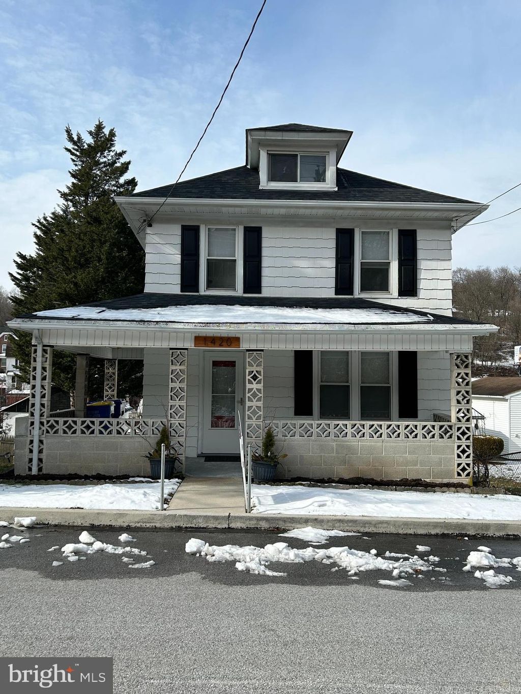 Photo of 1420 S Duke Street, YORK, PA 17403 (MLS # PAYK2097478)