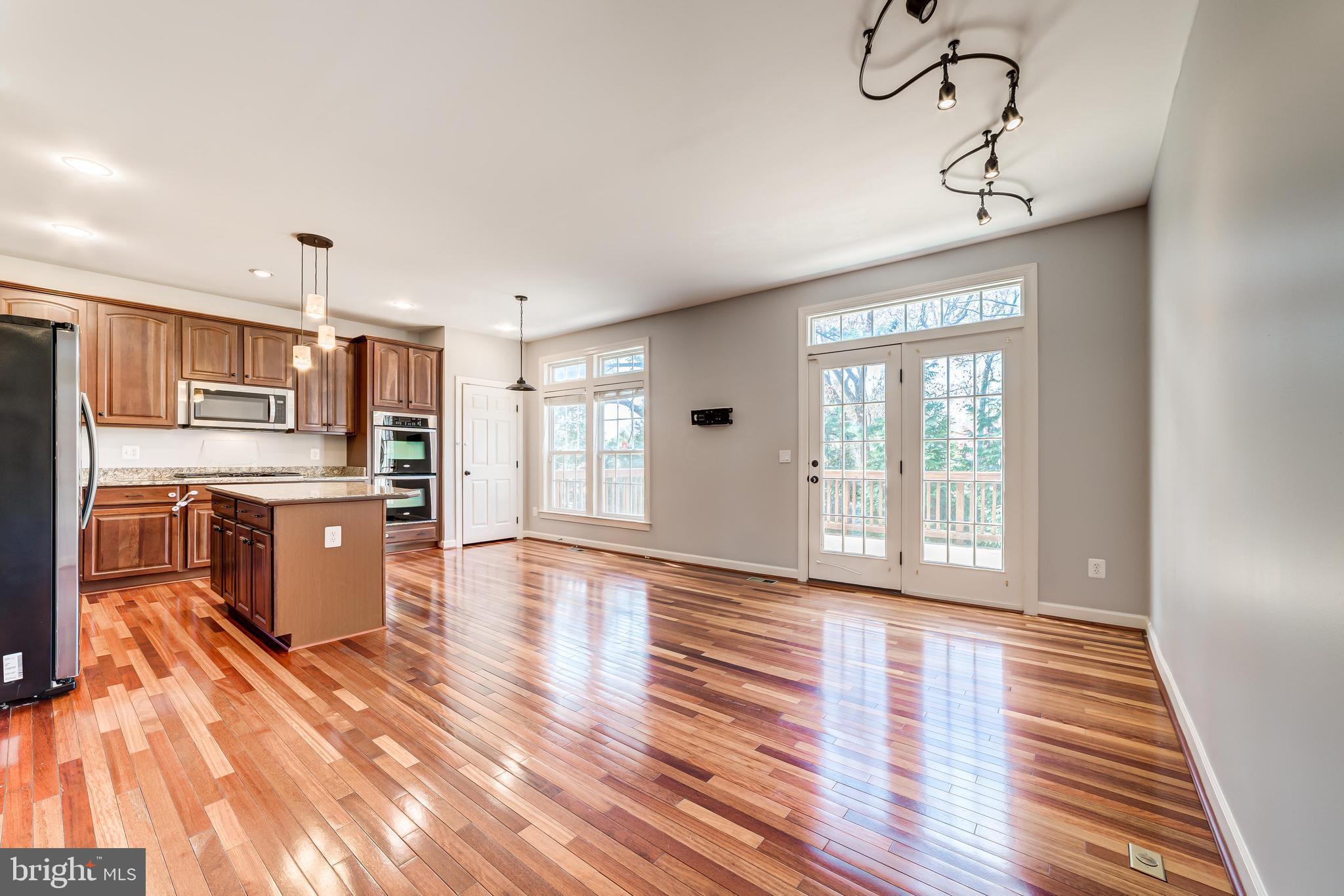 ASHTON COMMONS - Residential Lease