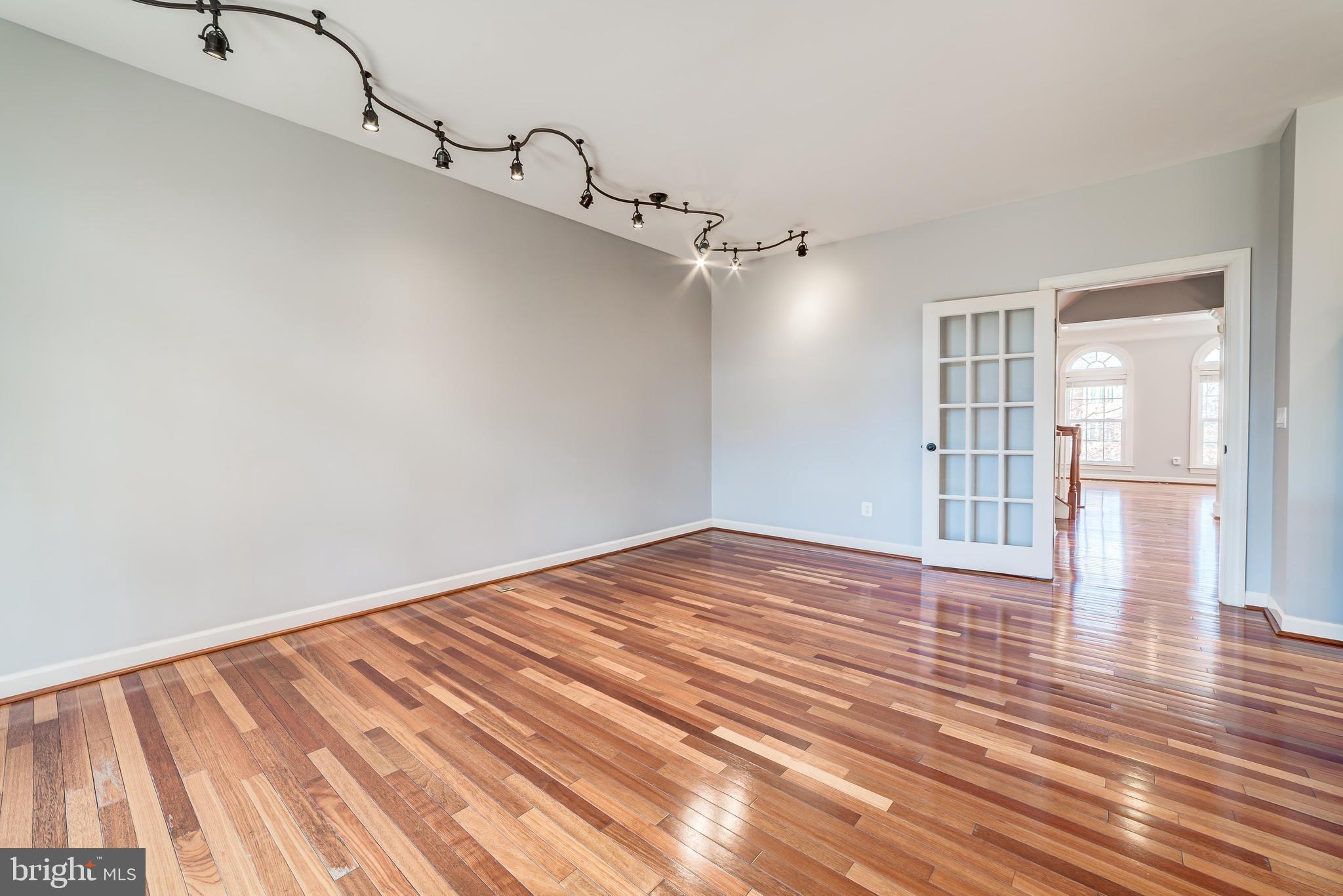 ASHTON COMMONS - Residential Lease