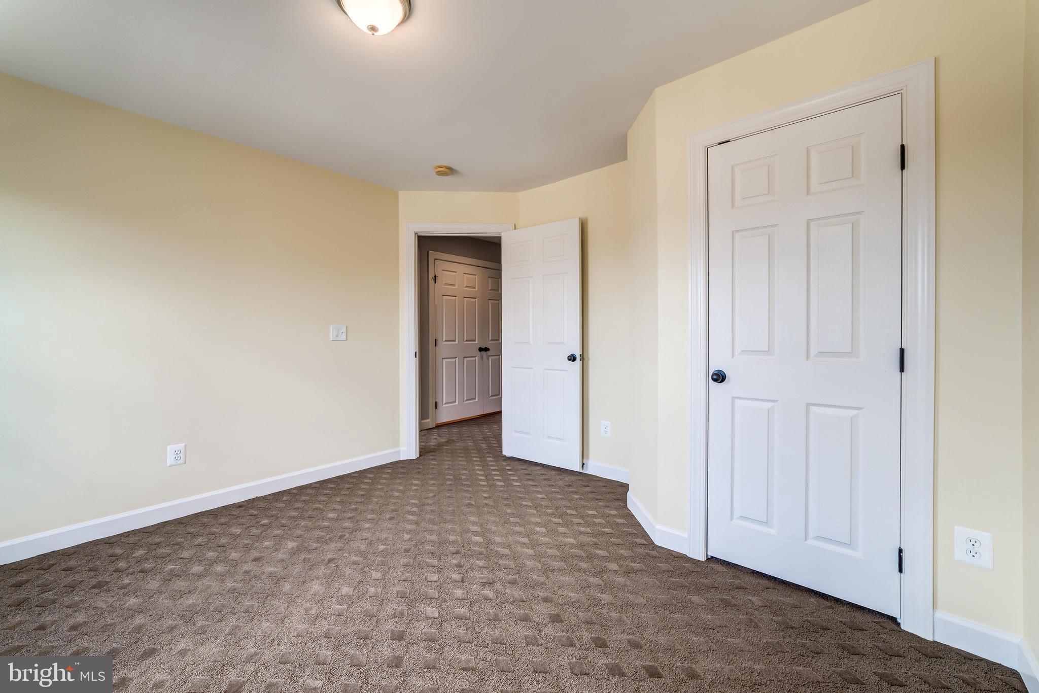 ASHTON COMMONS - Residential Lease