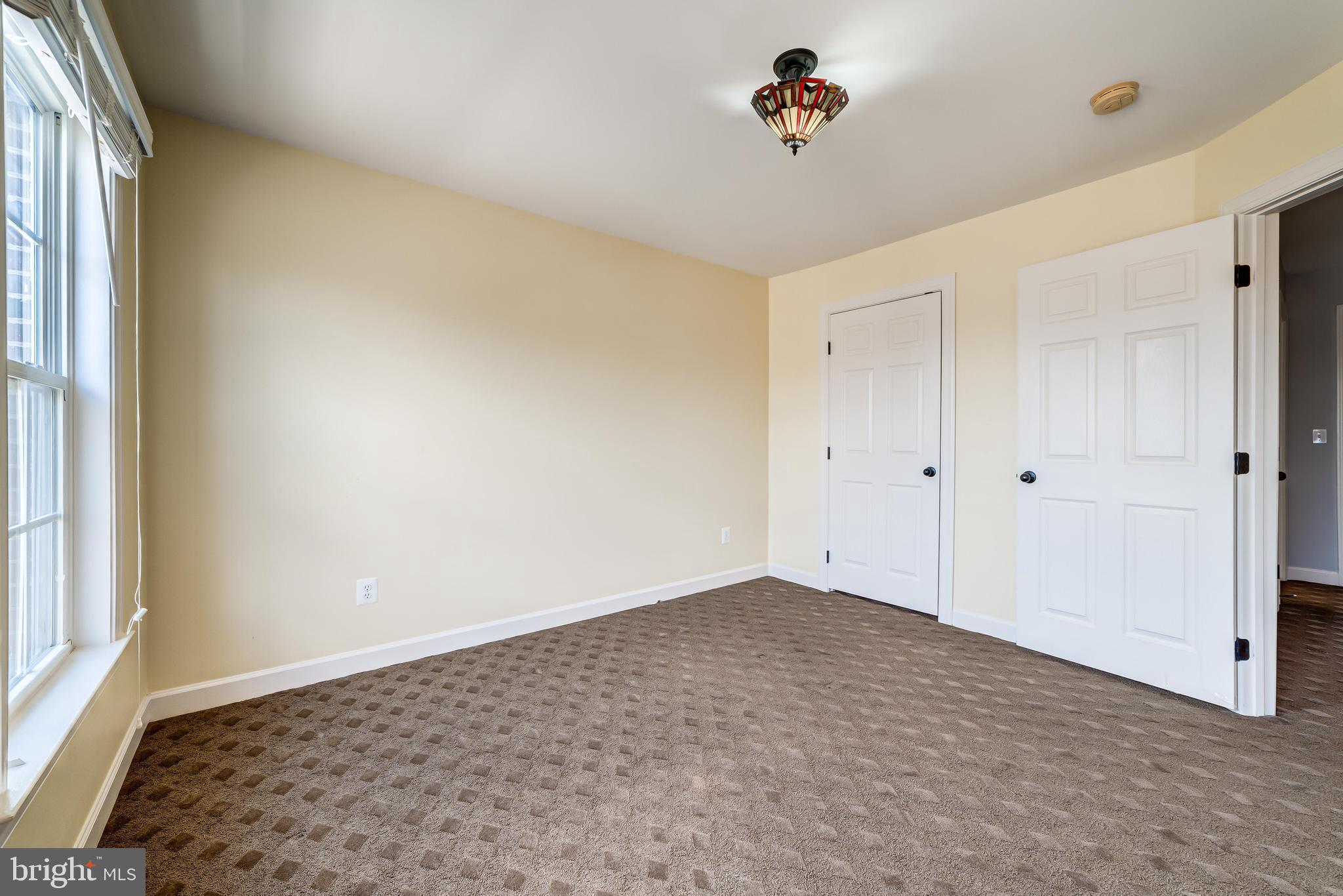 ASHTON COMMONS - Residential Lease