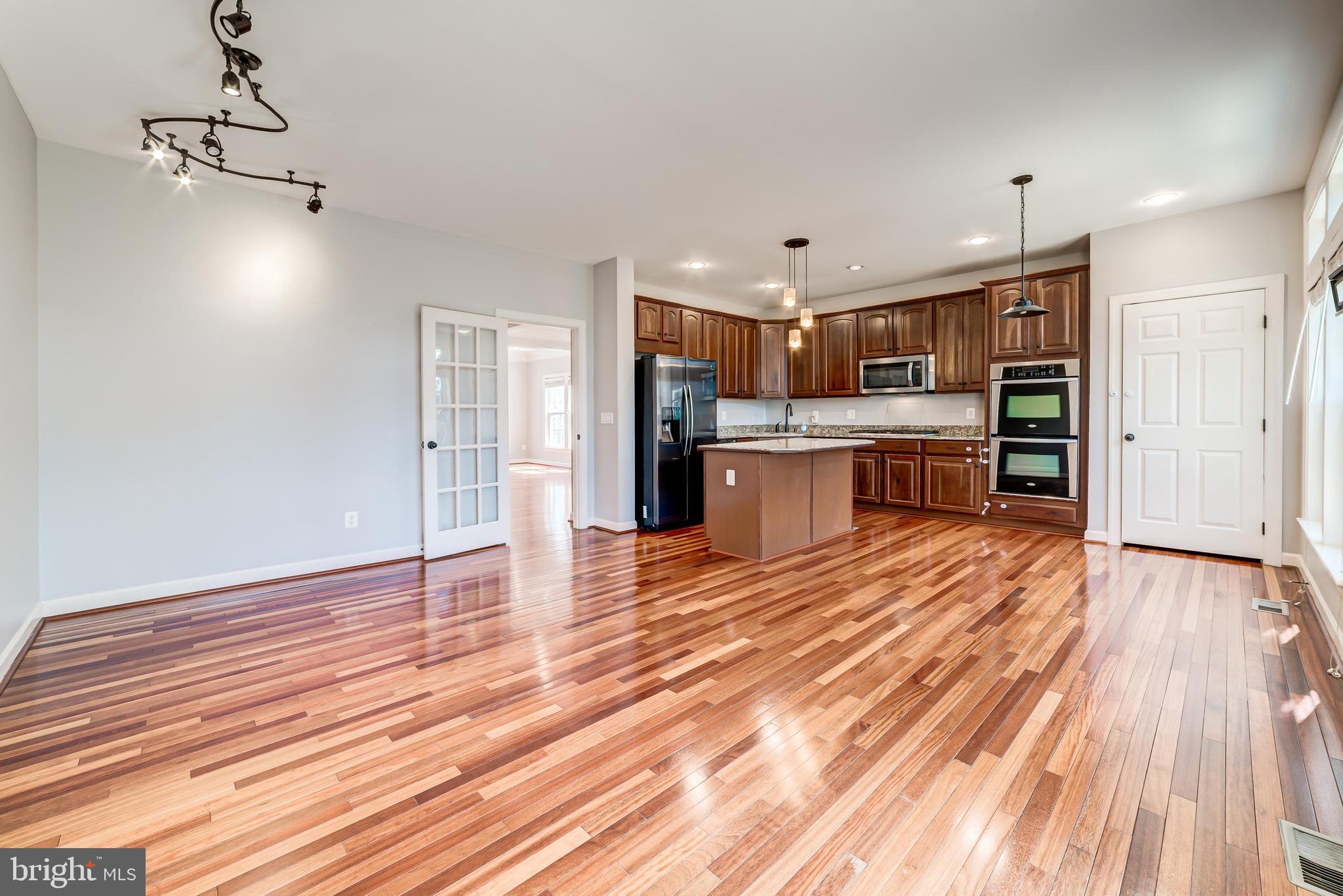 ASHTON COMMONS - Residential Lease