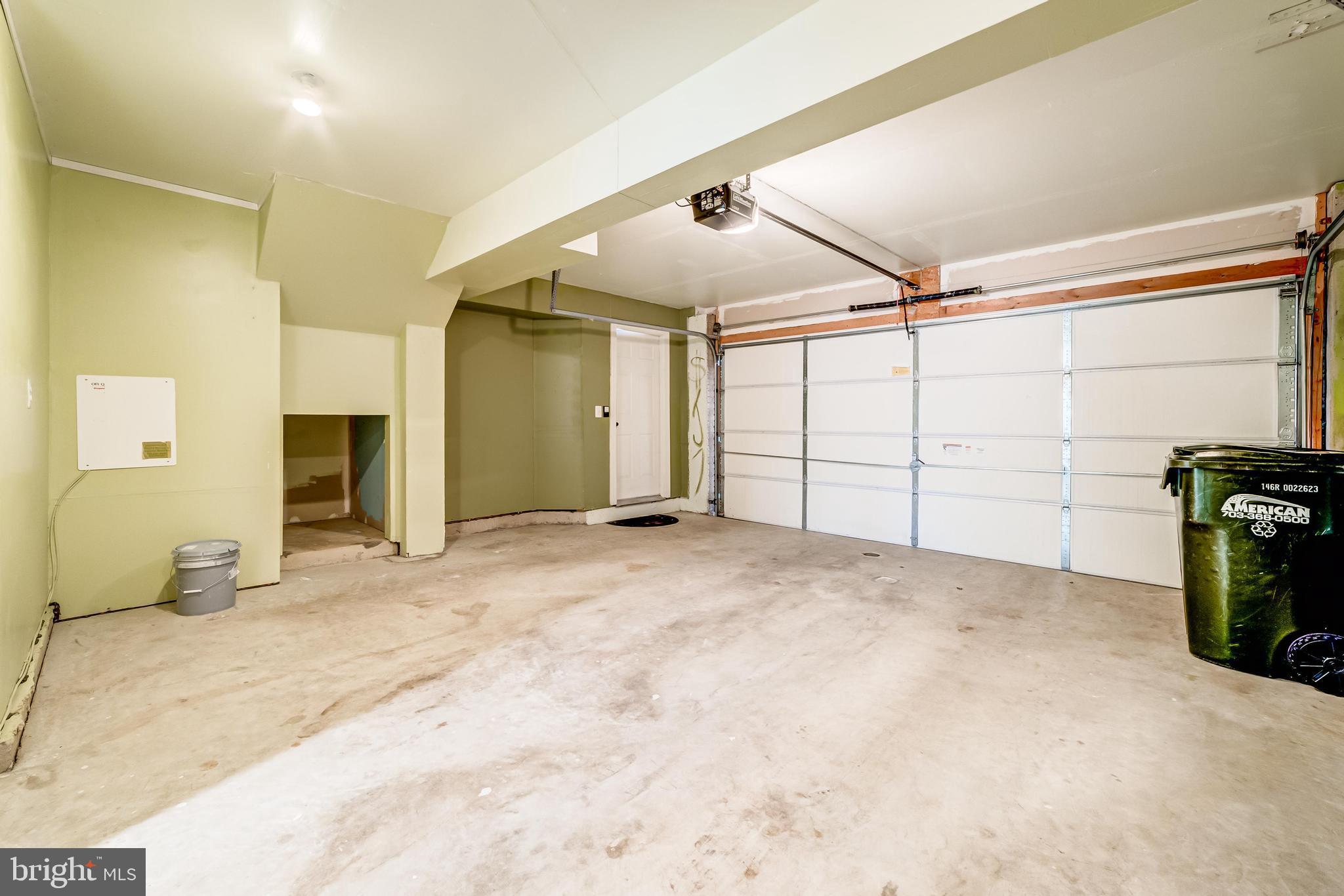 ASHTON COMMONS - Residential Lease