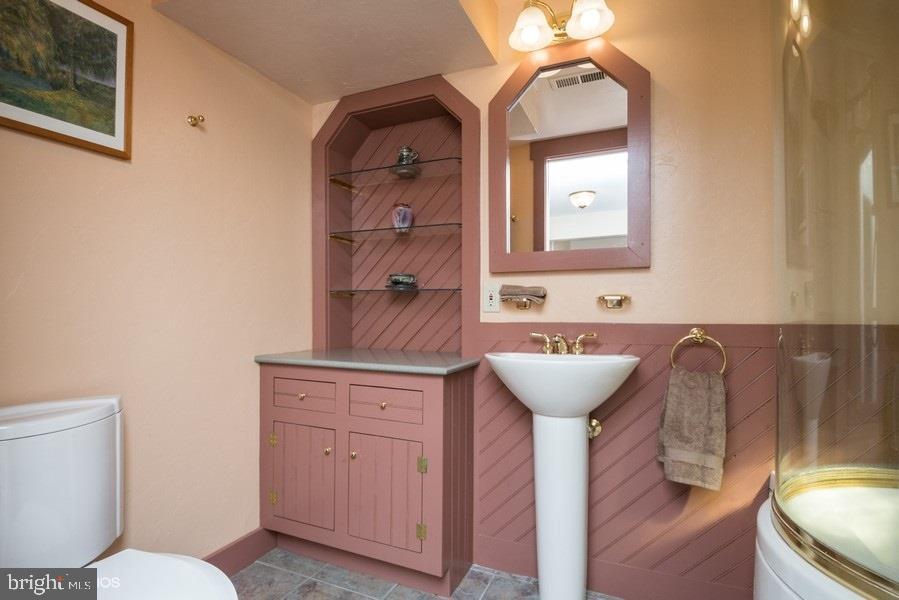 WASH & LEE UNIV - Residential