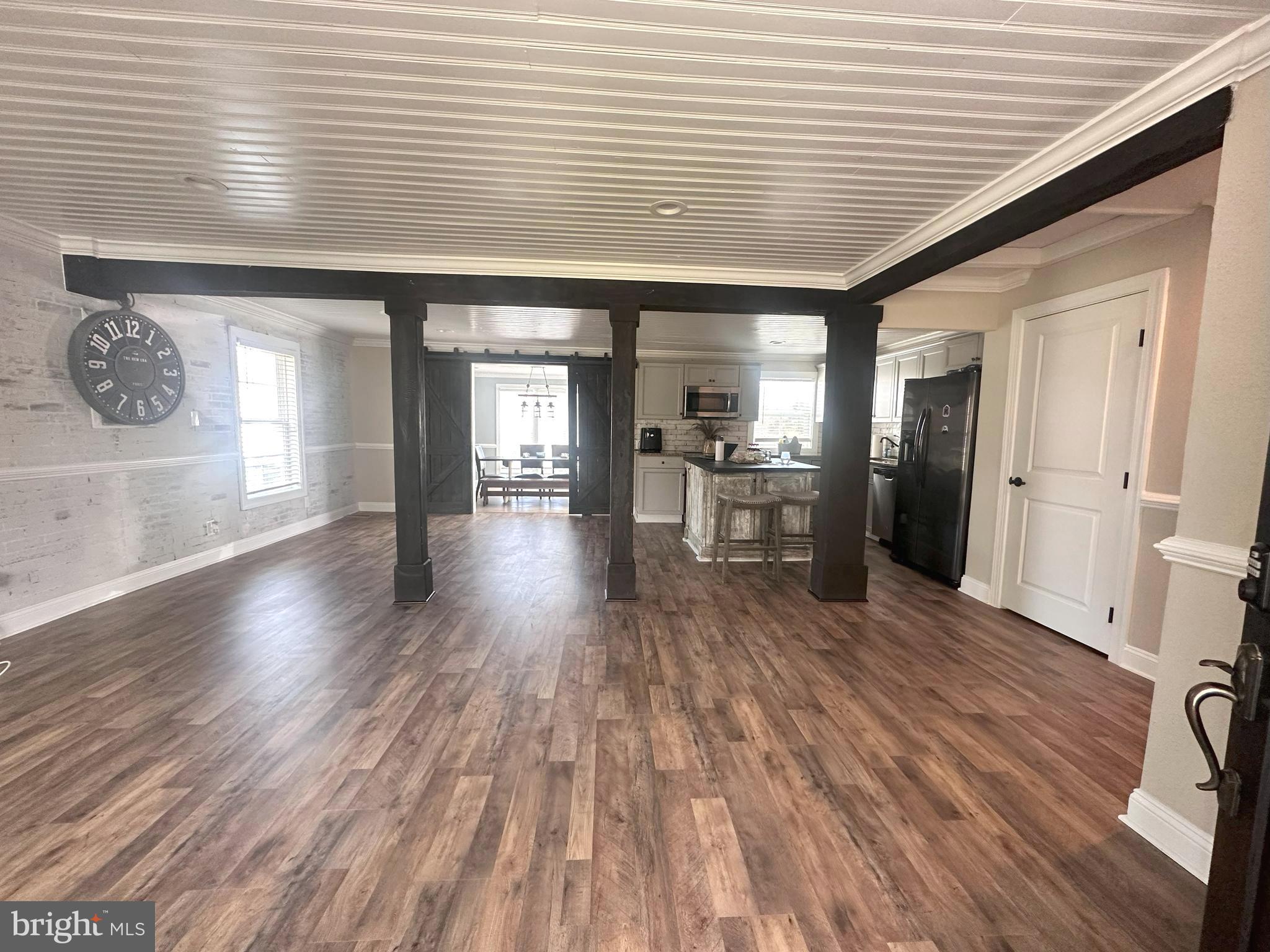 TWIN LAKES - Residential