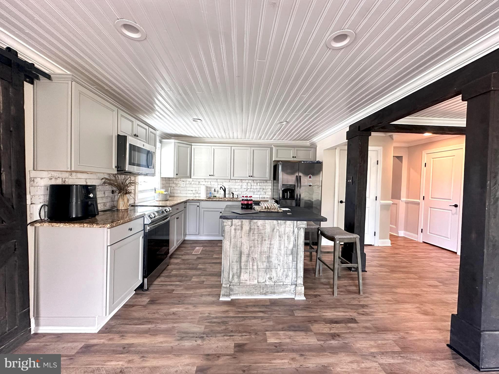 TWIN LAKES - Residential