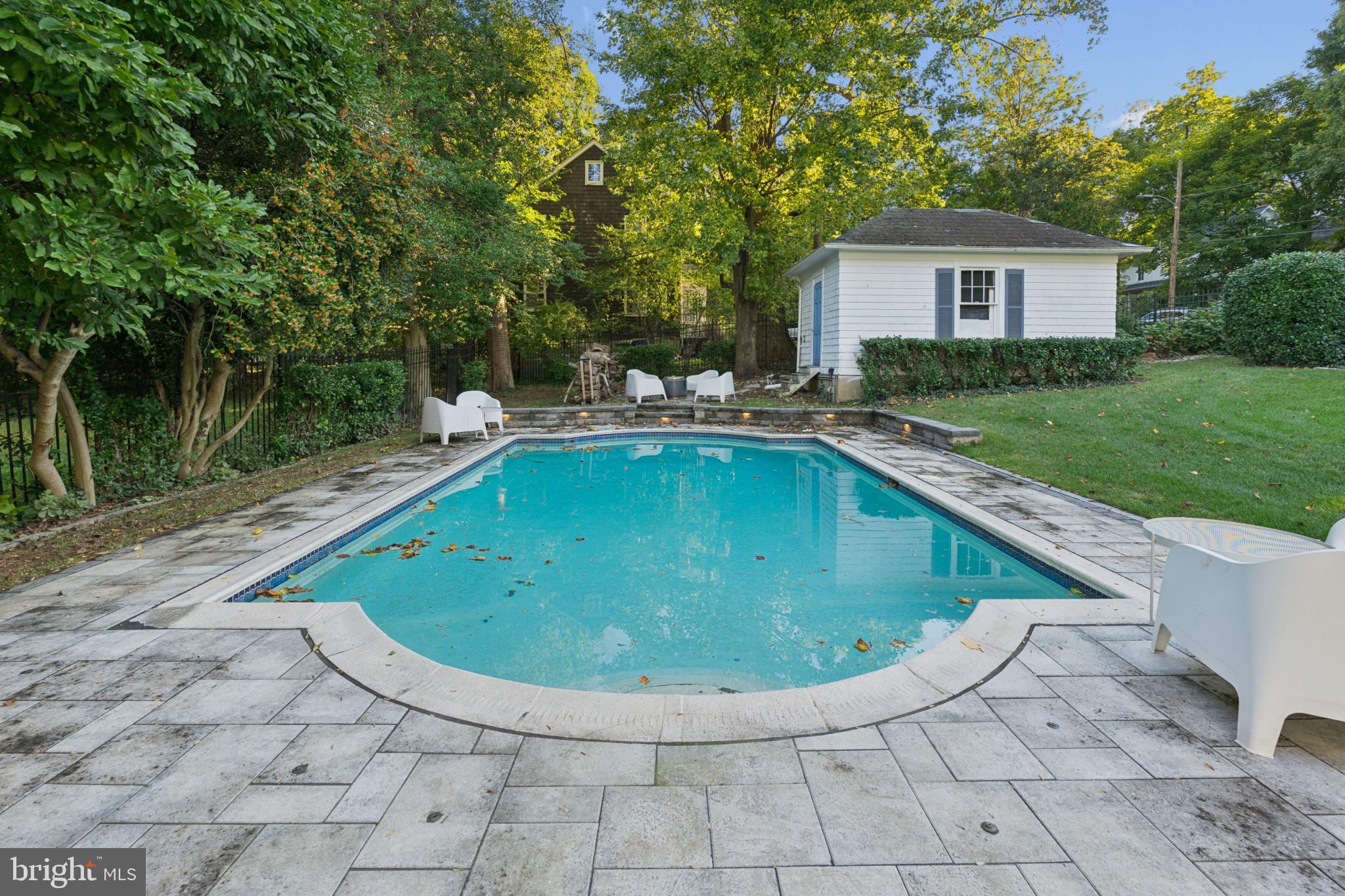 2111 CARTERDALE ROAD