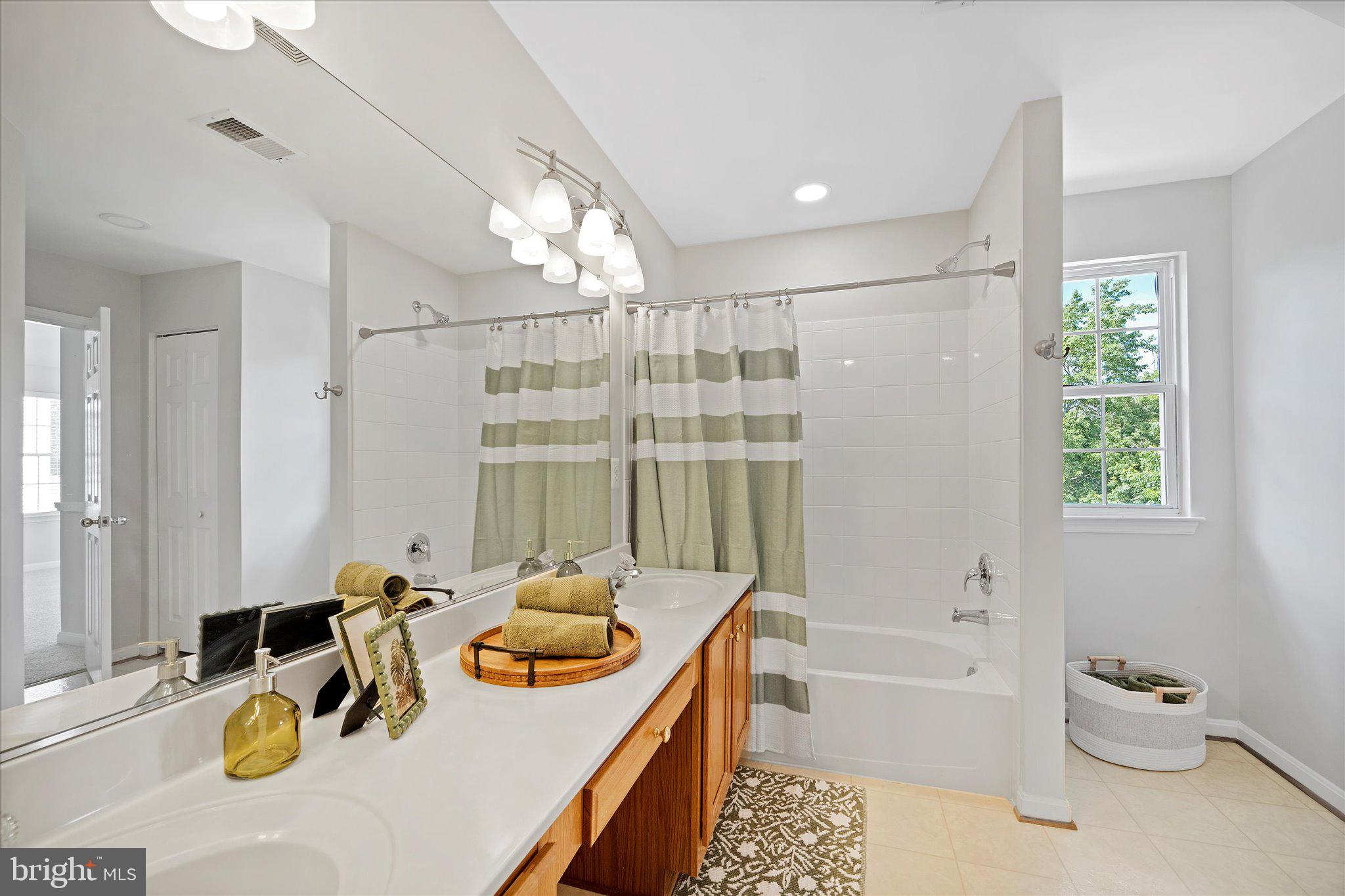 KINGSBROOKE - Residential