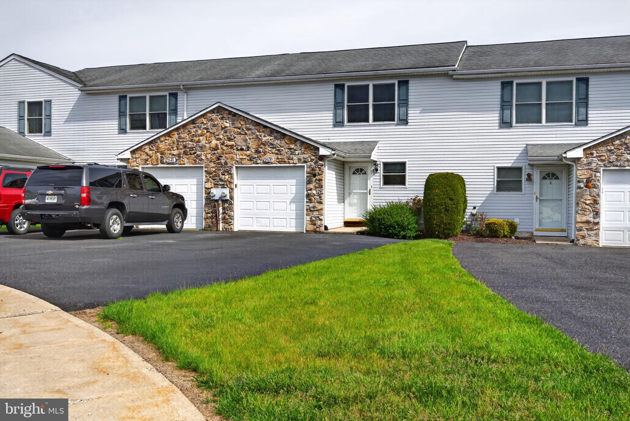 EMERALD HOLLOW ESTS - Residential