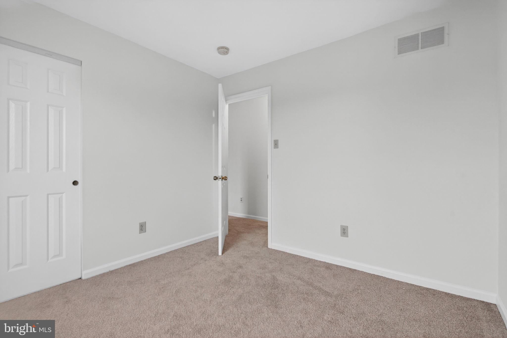 EMERALD HOLLOW ESTS - Residential