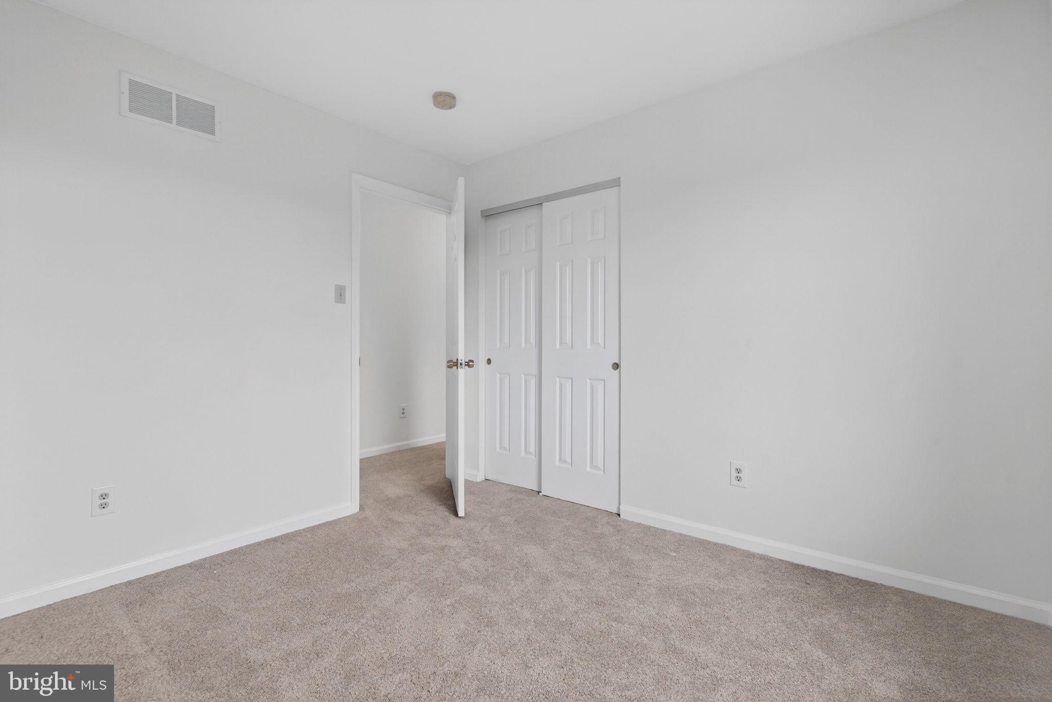 EMERALD HOLLOW ESTS - Residential