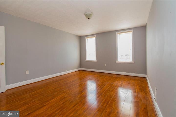 MILL HILL - Residential