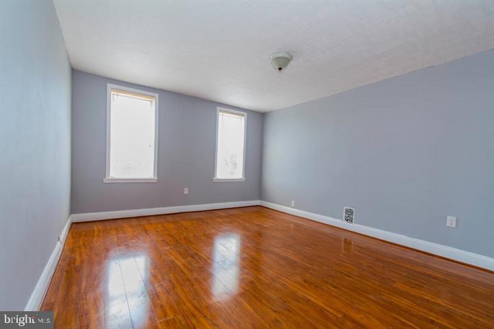 MILL HILL - Residential