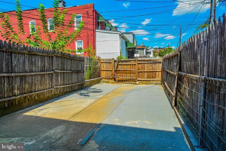 MILL HILL - Residential