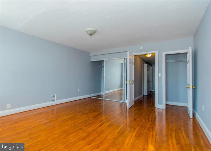 MILL HILL - Residential