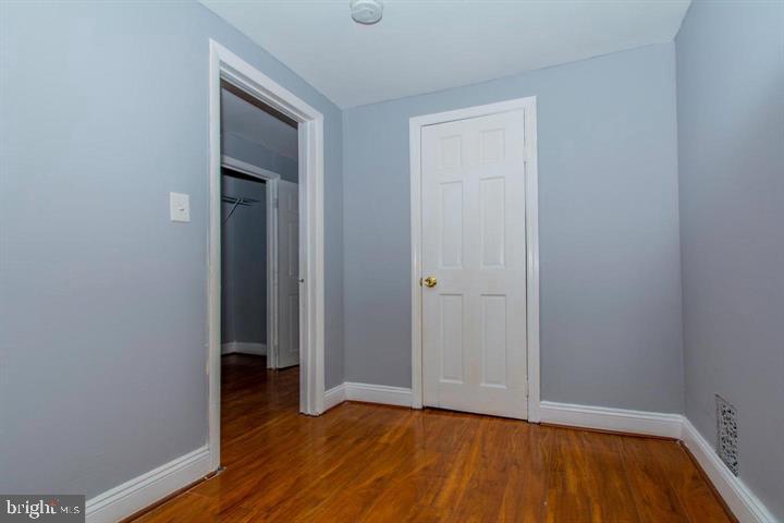 MILL HILL - Residential