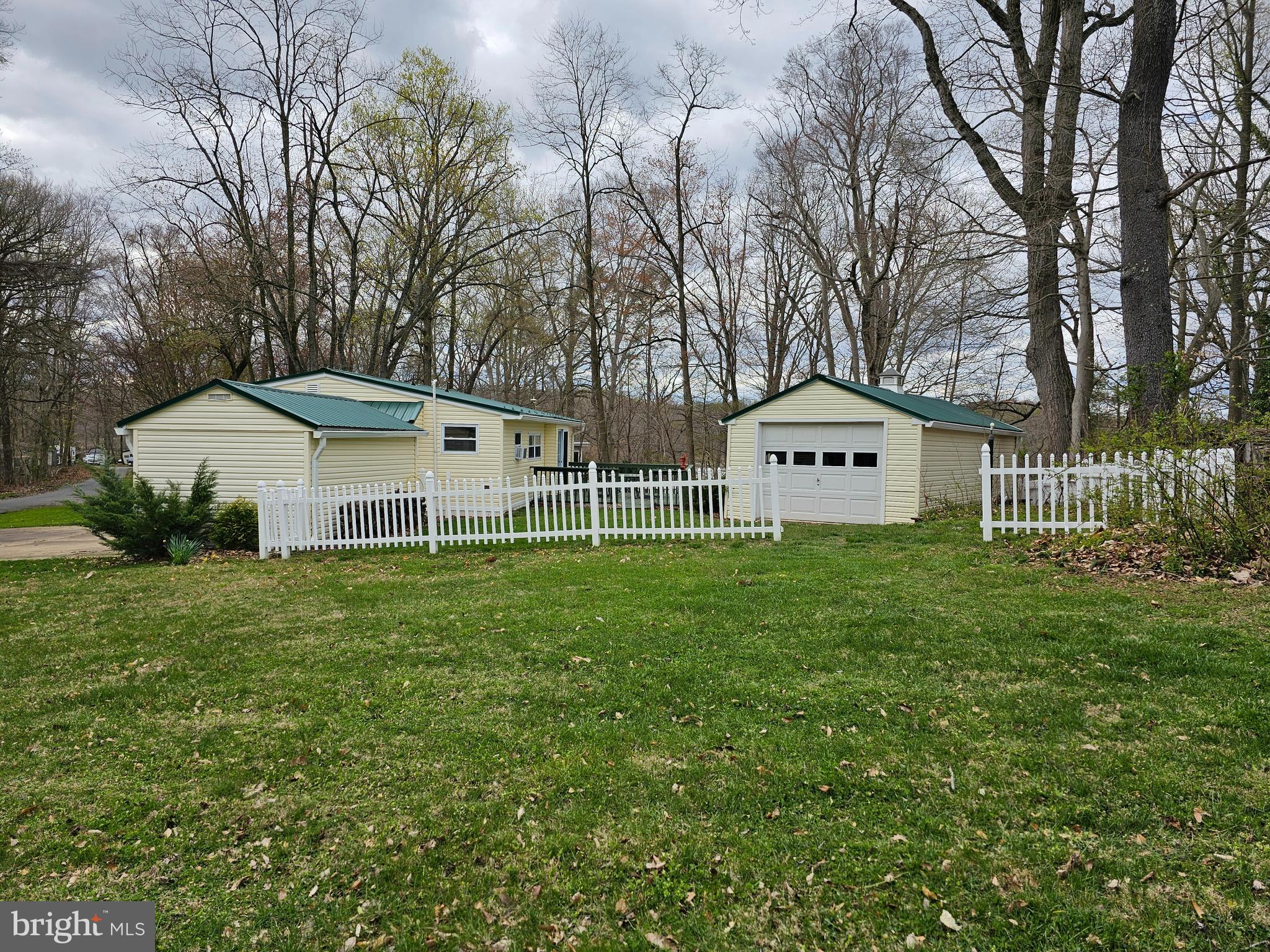 INDIAN ACRES - Residential