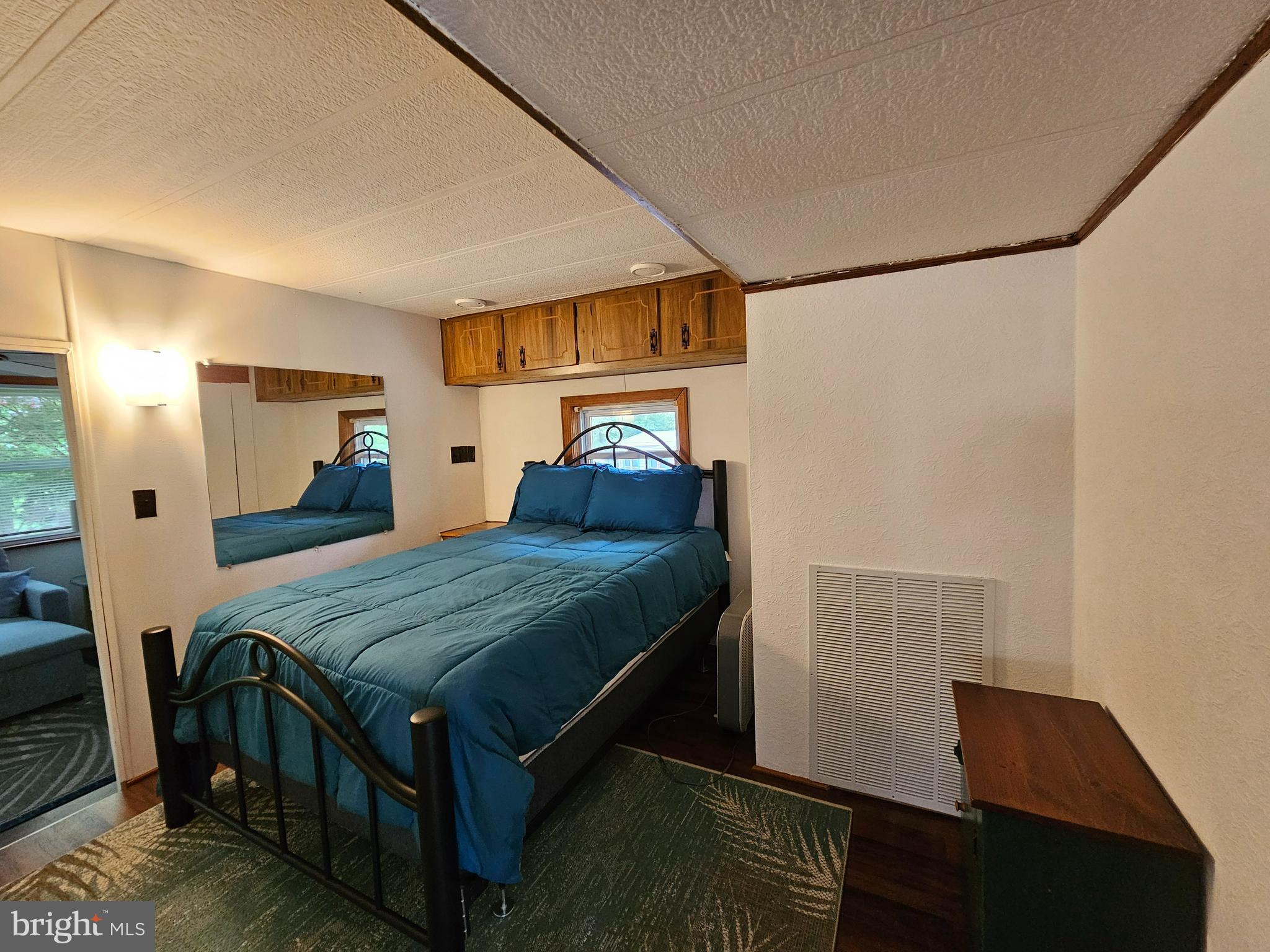 INDIAN ACRES - Residential