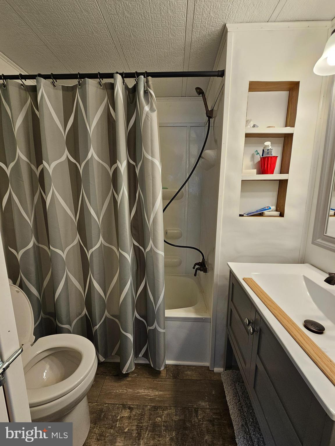 INDIAN ACRES - Residential