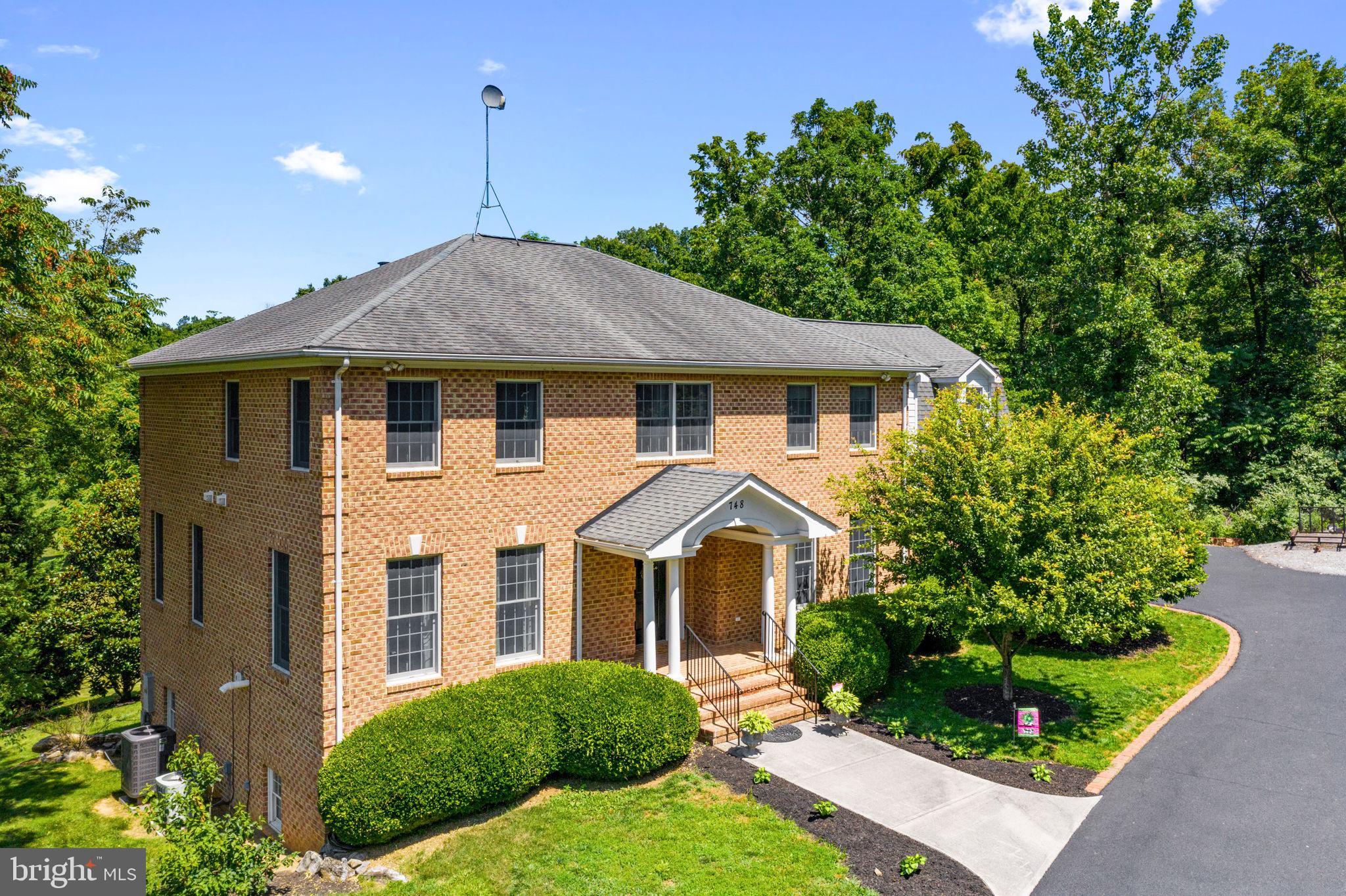 QUAKER HILL - Residential