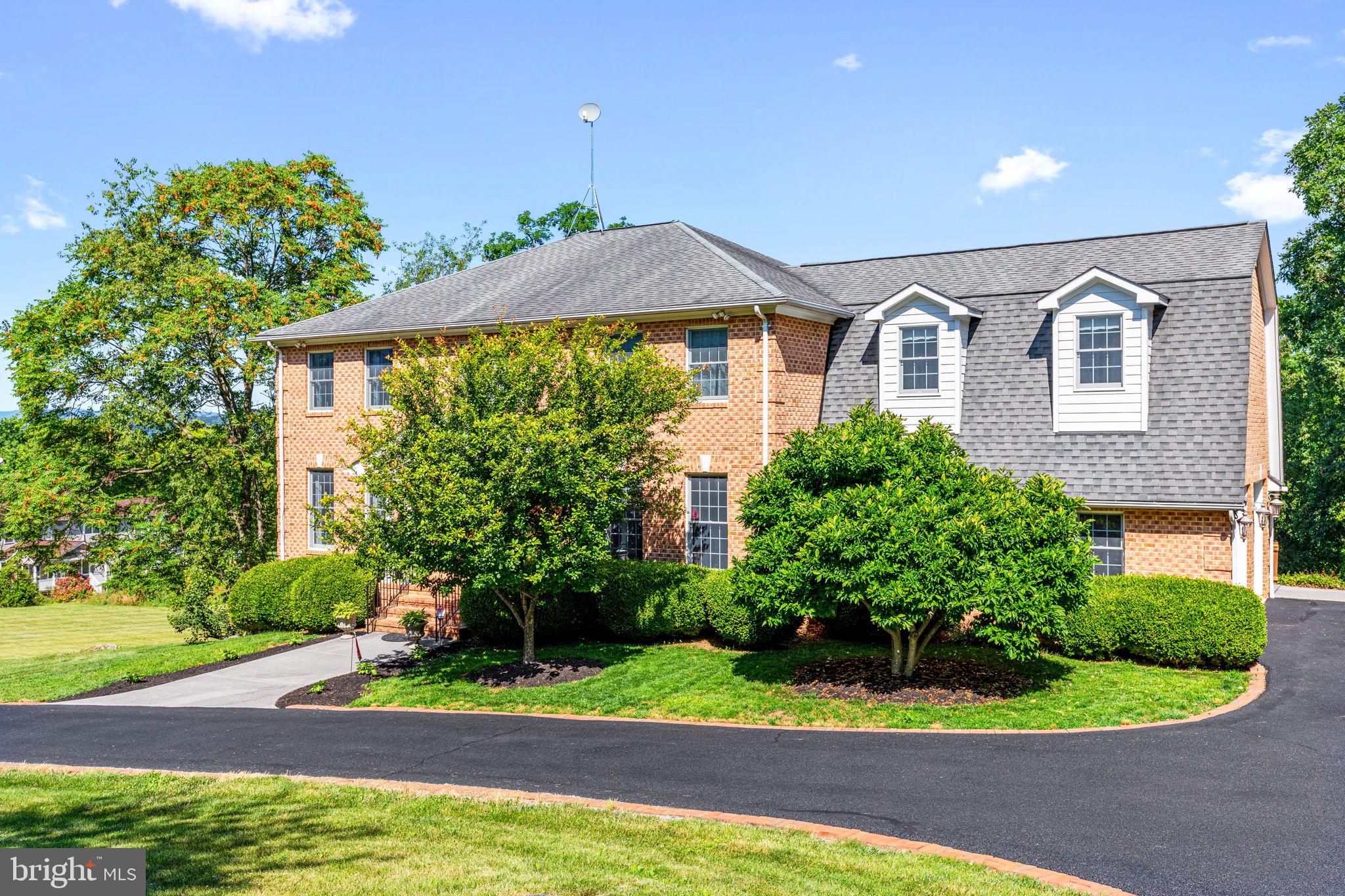 QUAKER HILL - Residential