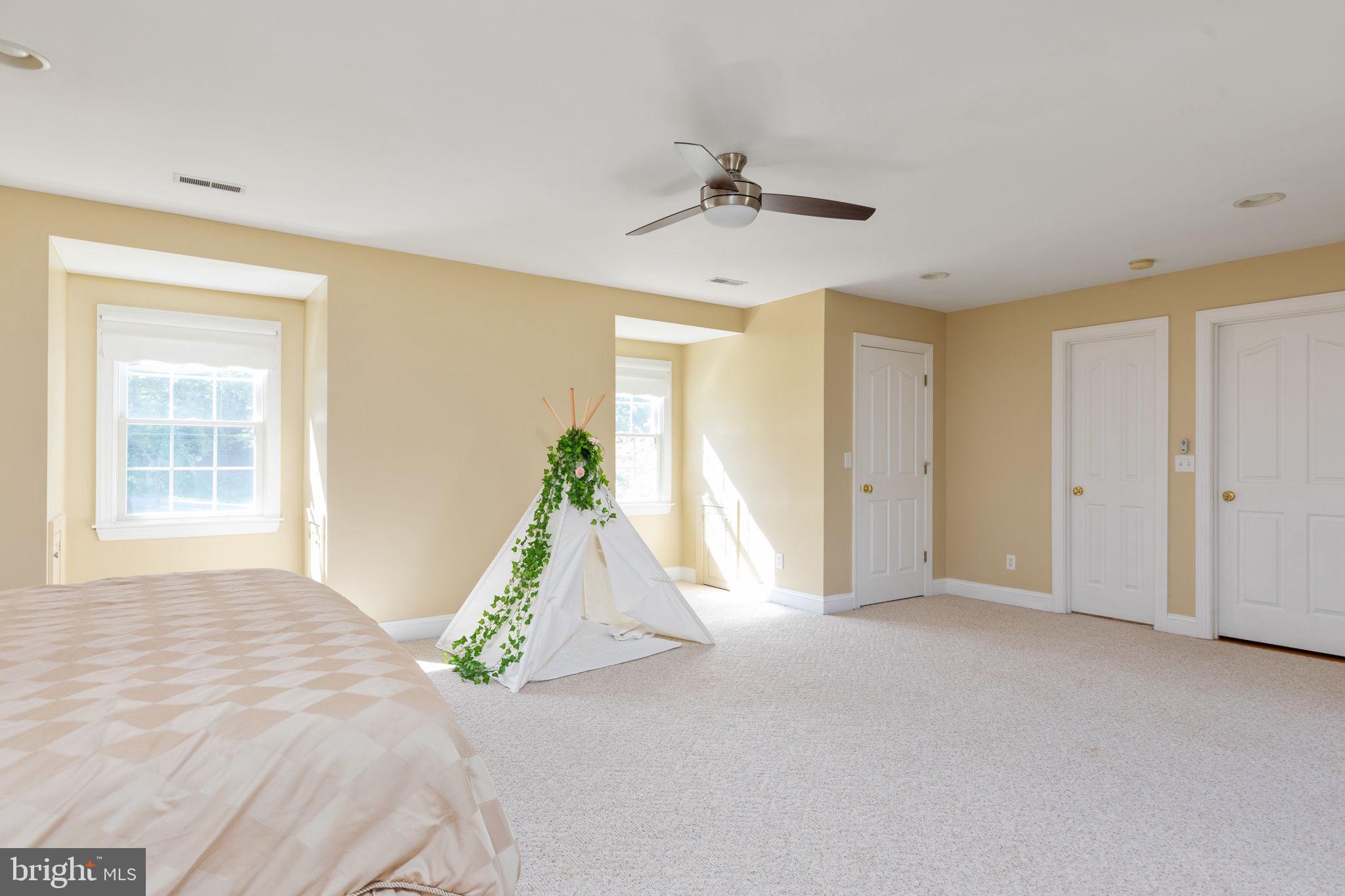 QUAKER HILL - Residential